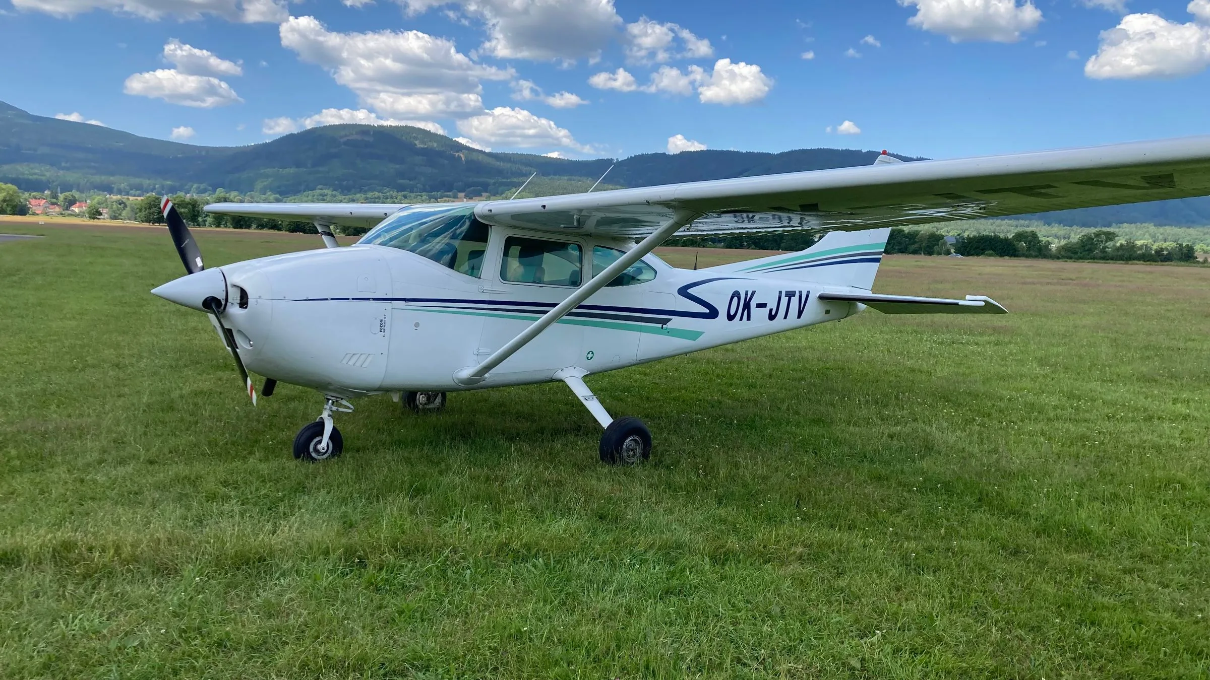 Exterior view of a 1975 Cessna 182 Skylane.