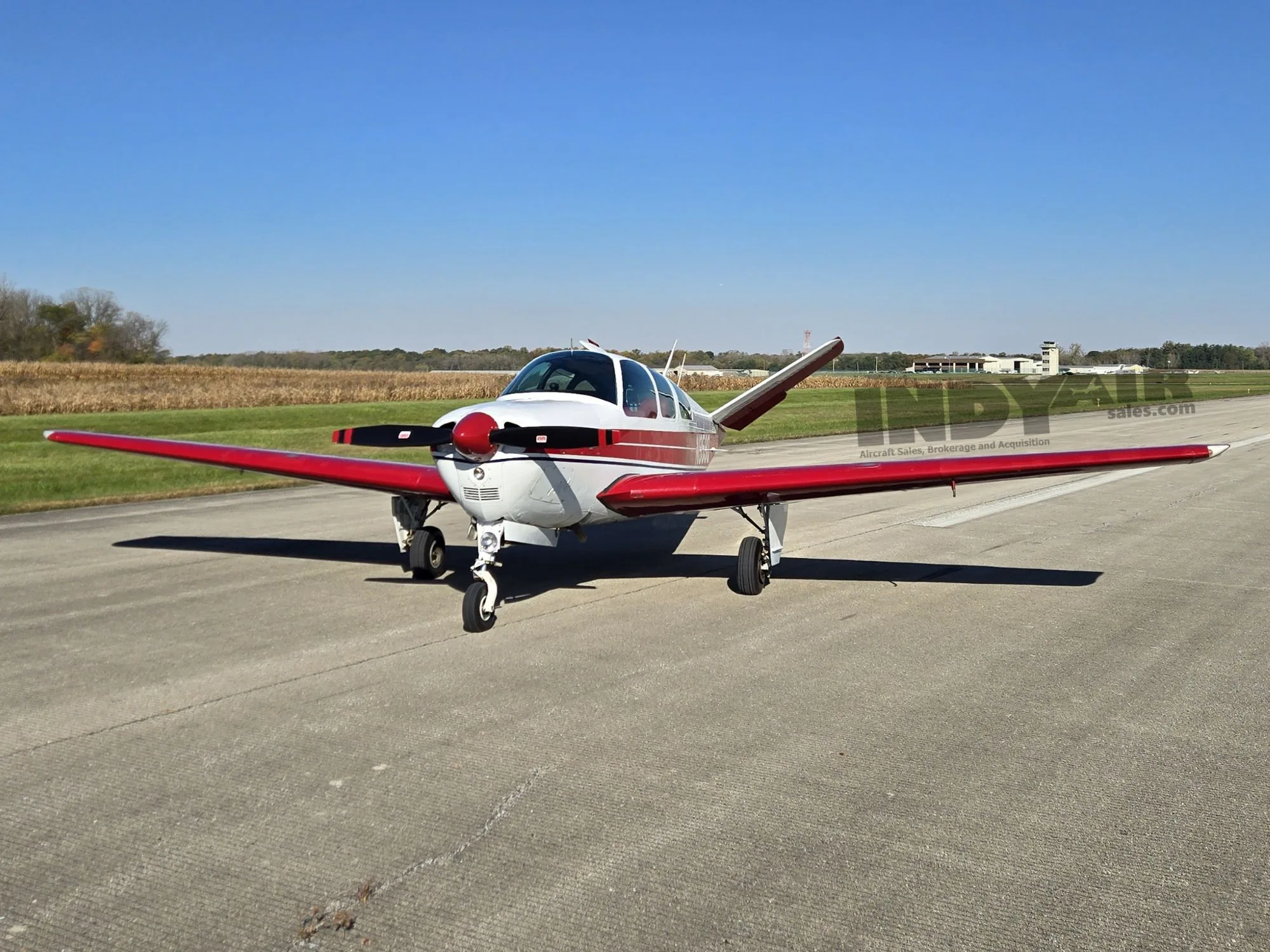 Exterior view of a Beech Bonanza N35, N959Q.