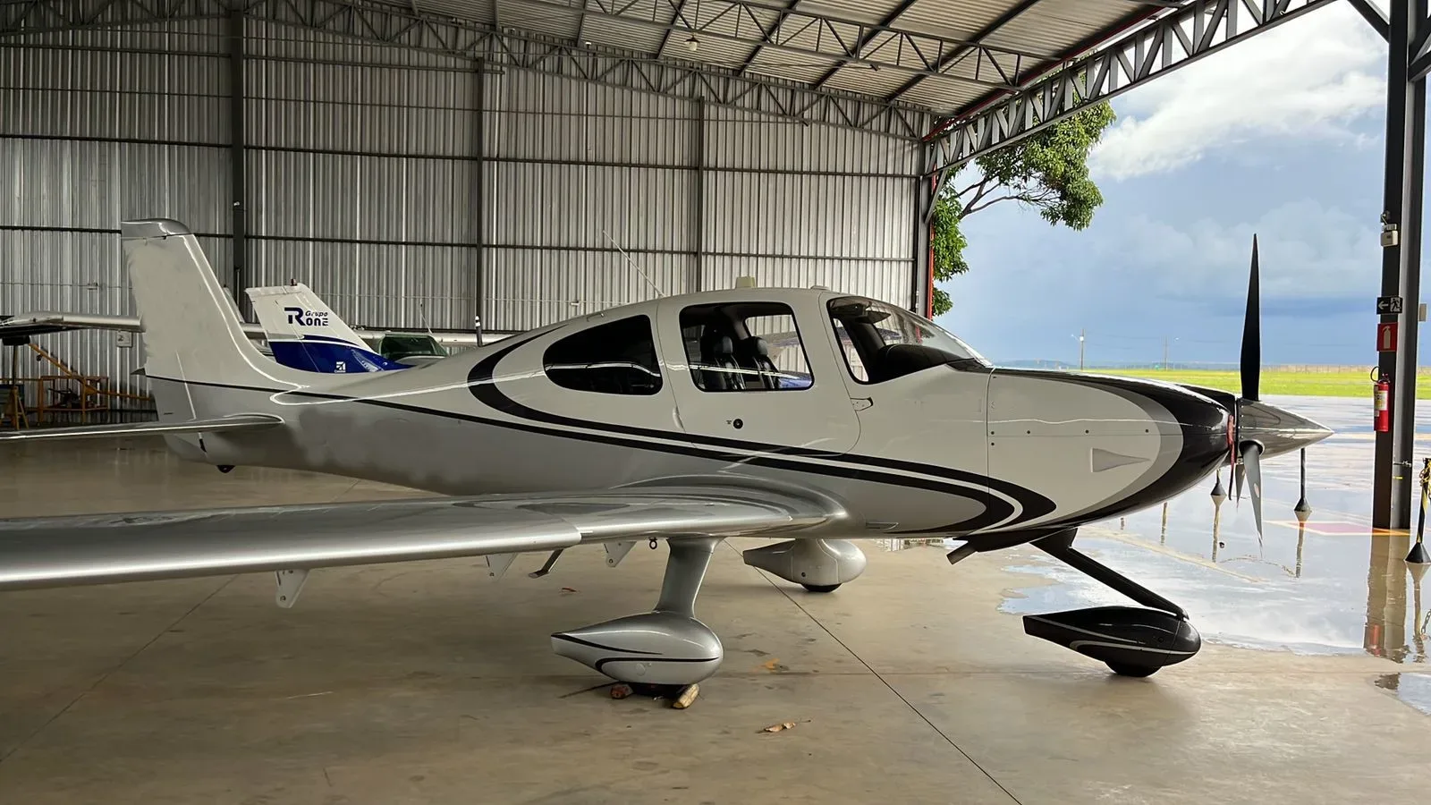 Exterior view of a 2011 Cirrus Aircraft SR22.