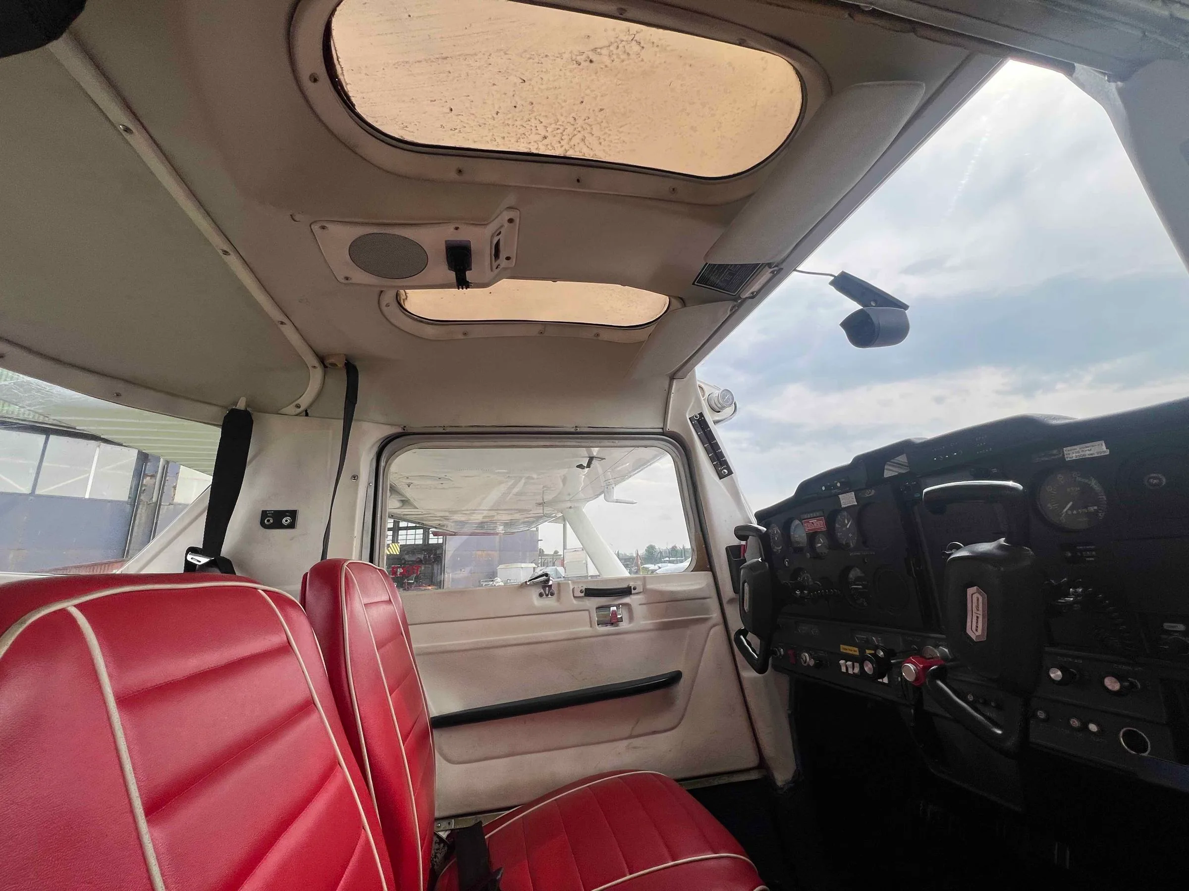 Cabin interior of a 1976 Cessna F150M.