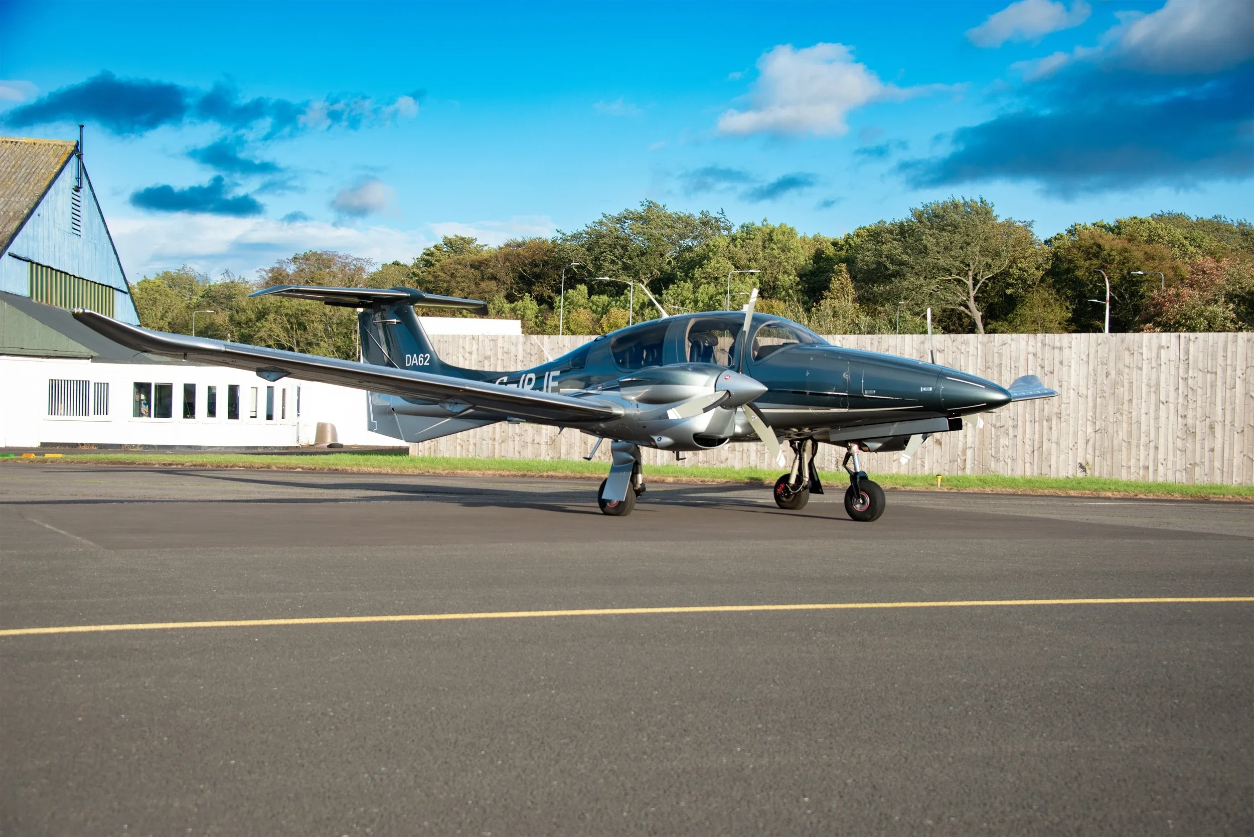 Exterior view of a 2018 Diamond, DA-62.