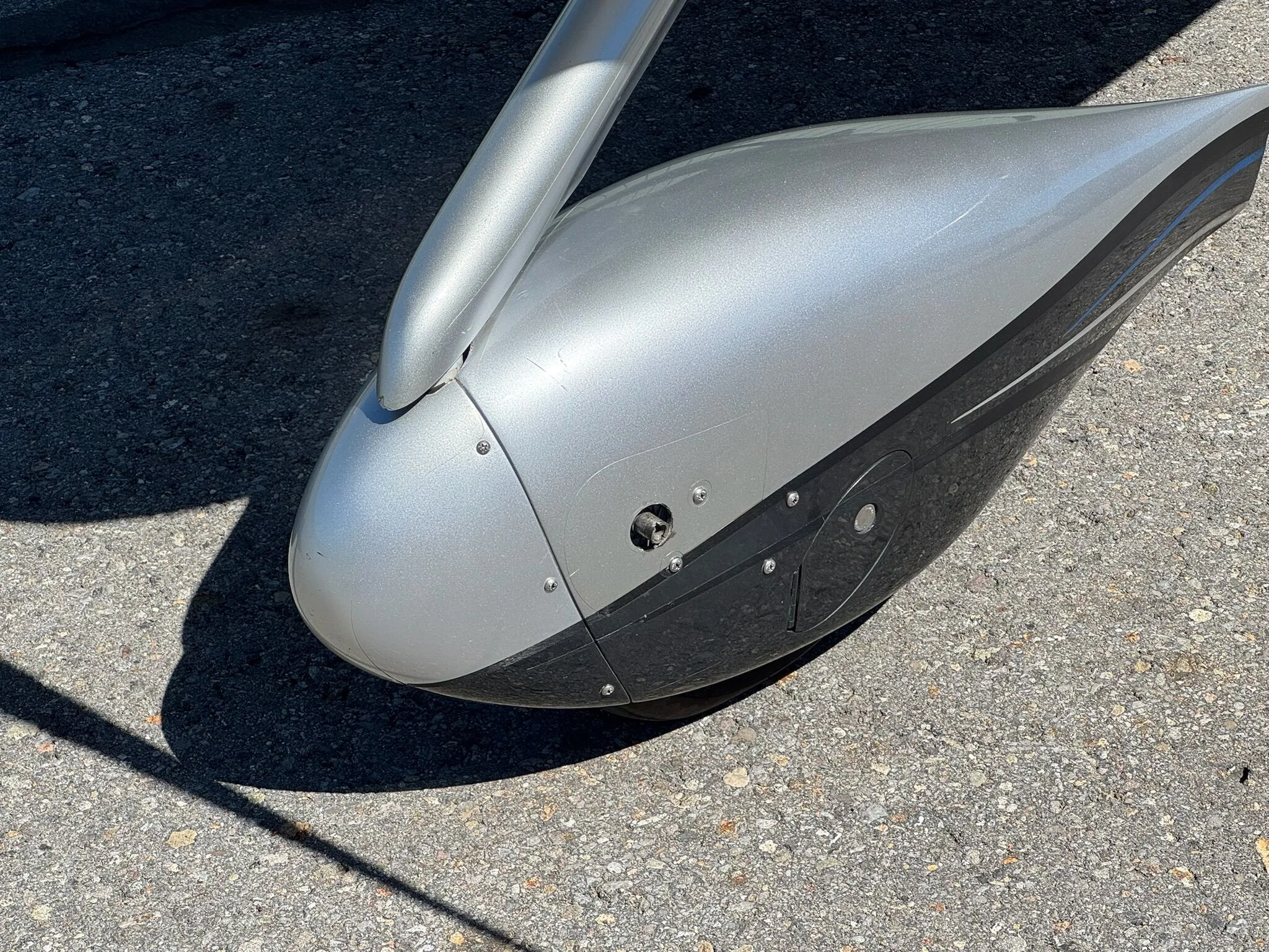 Exterior view of a 2015 Cirrus SR22T, N191WL.