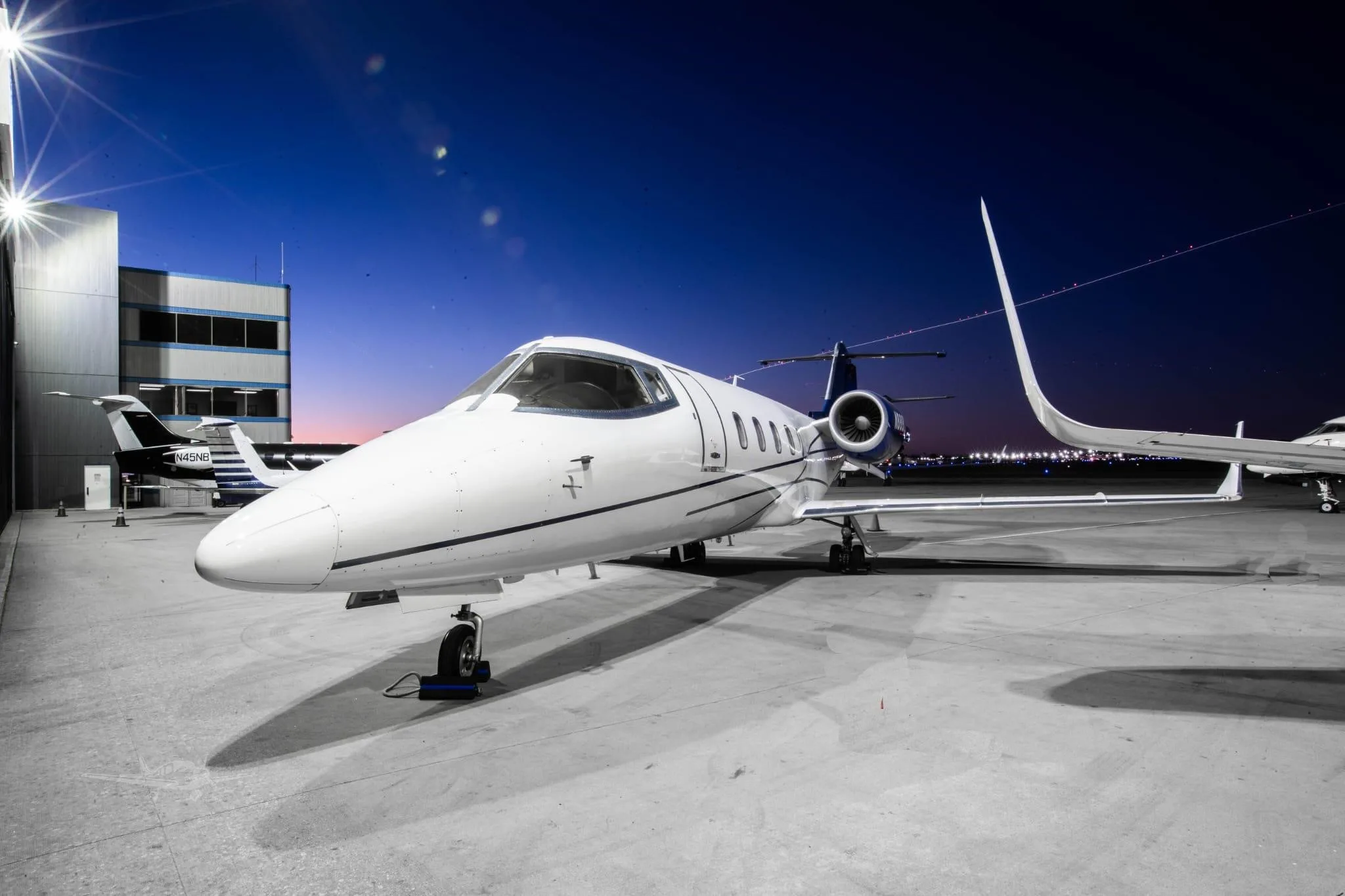 Exterior view of a 2001 LEARJET 60, N888LJ.