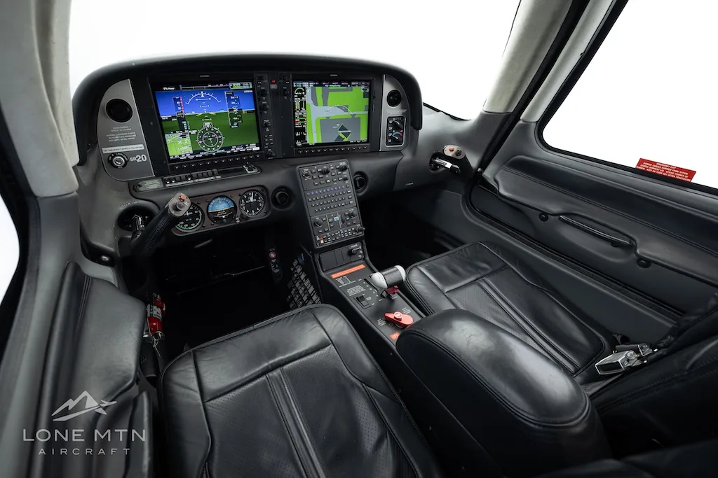 Cockpit and instrument panel of a 2021 Cirrus SR20 G6.