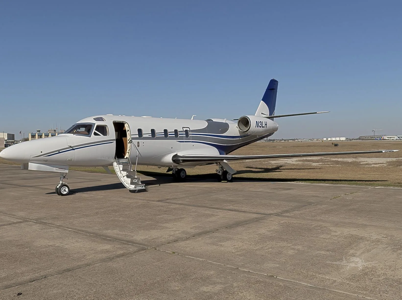Exterior view of a 1989 ASTRA/GULFSTREAM ASTRA SP, N3LH.
