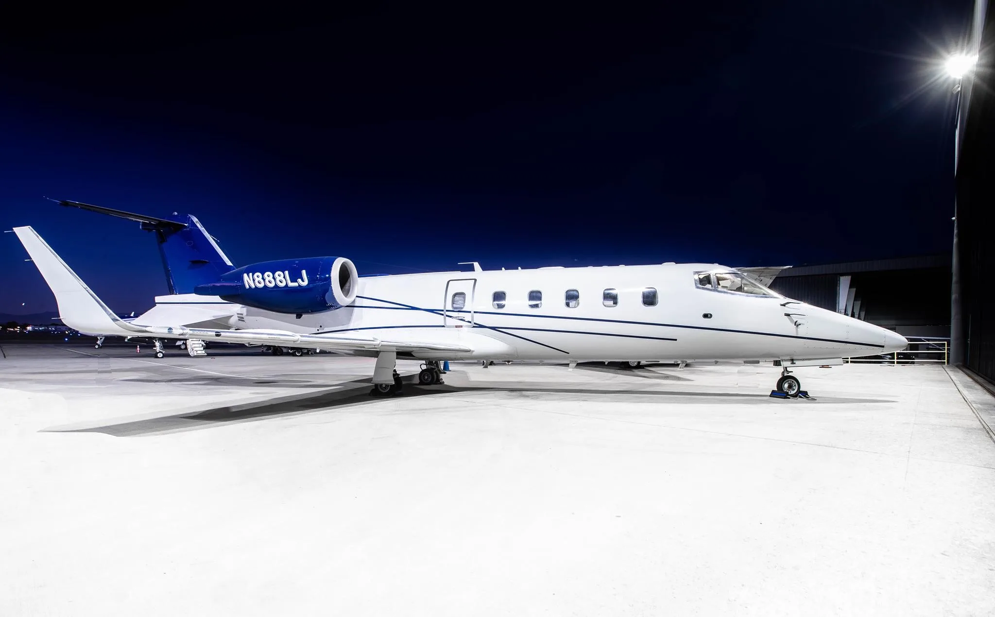 Exterior view of a 2001 LEARJET 60, N888LJ.