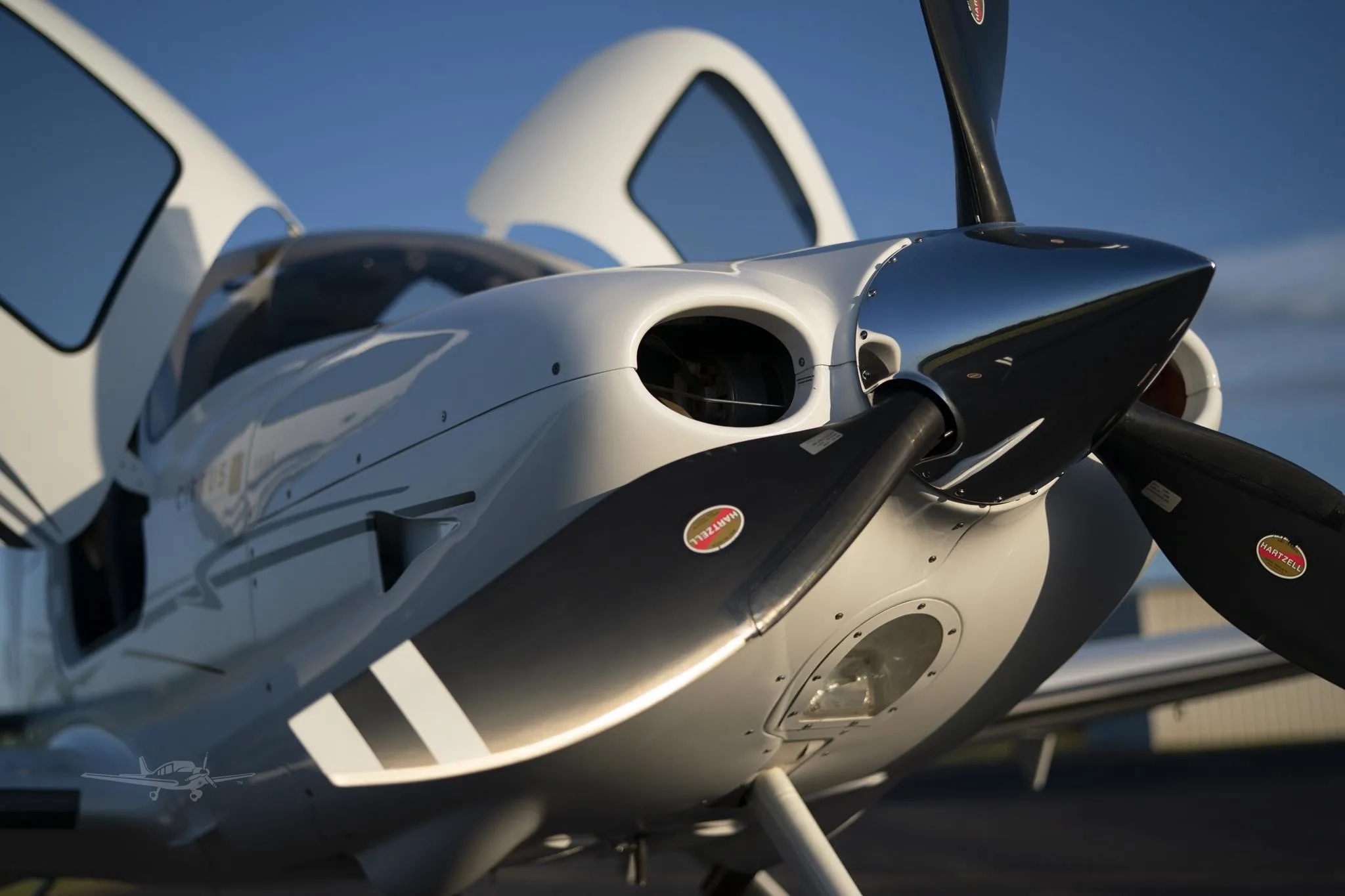 Marketing image of a 2007 CIRRUS SR22-G3 TURBO.