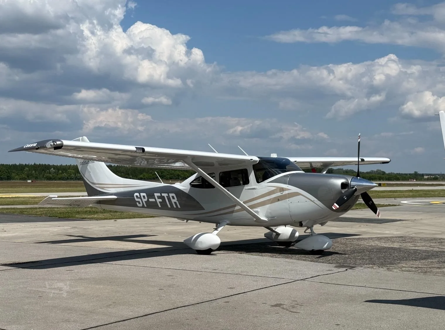 Exterior view of a 2025 CESSNA 182T SKYLANE, SP-FTR.