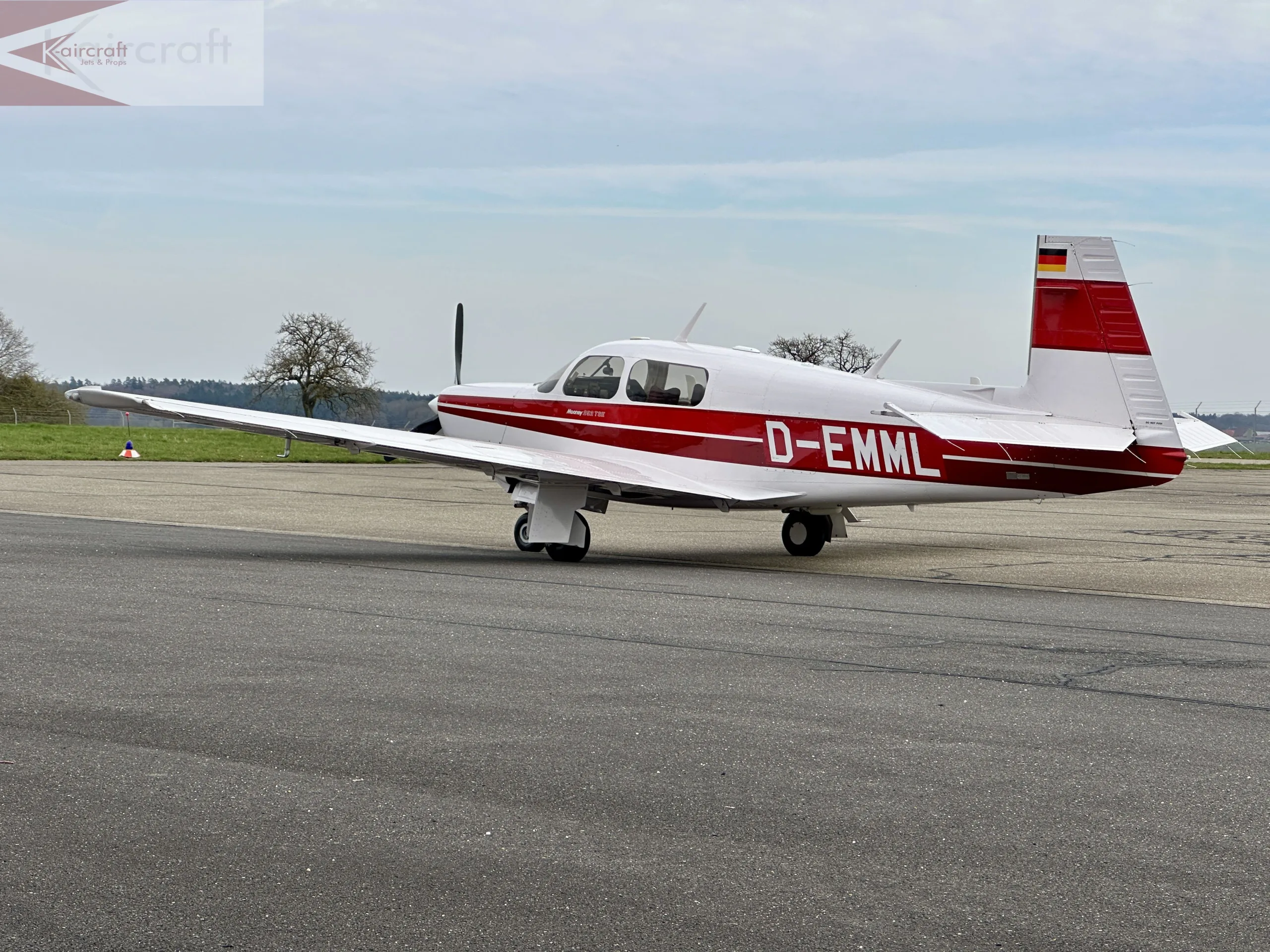 Exterior view of a 1987 Mooney M20K 252.