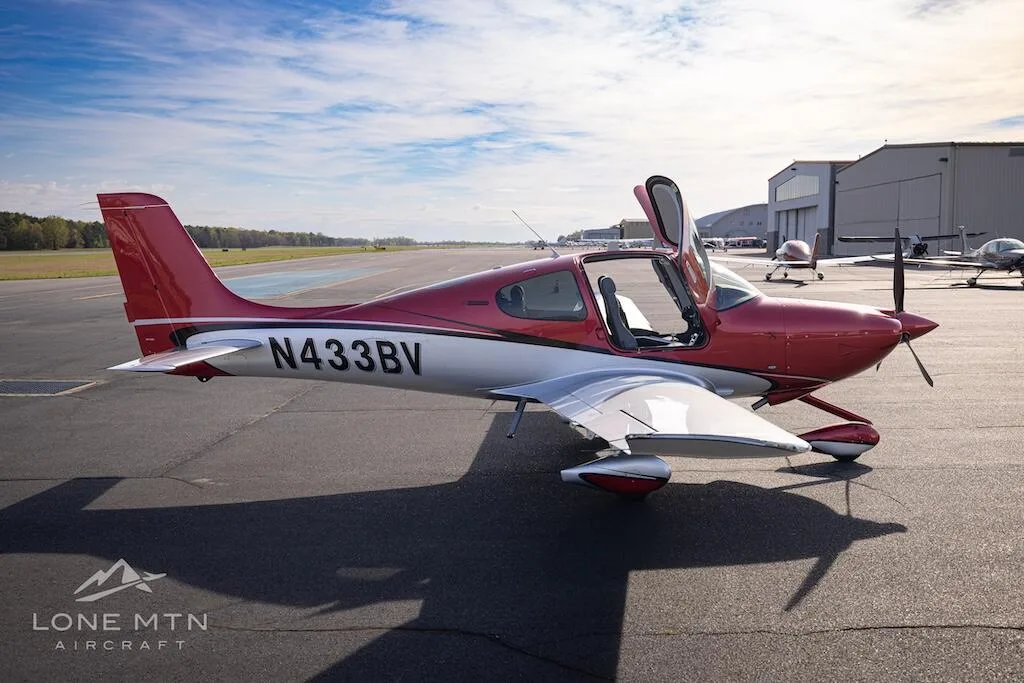 Exterior view of a 2025 Cirrus SR20 G7.