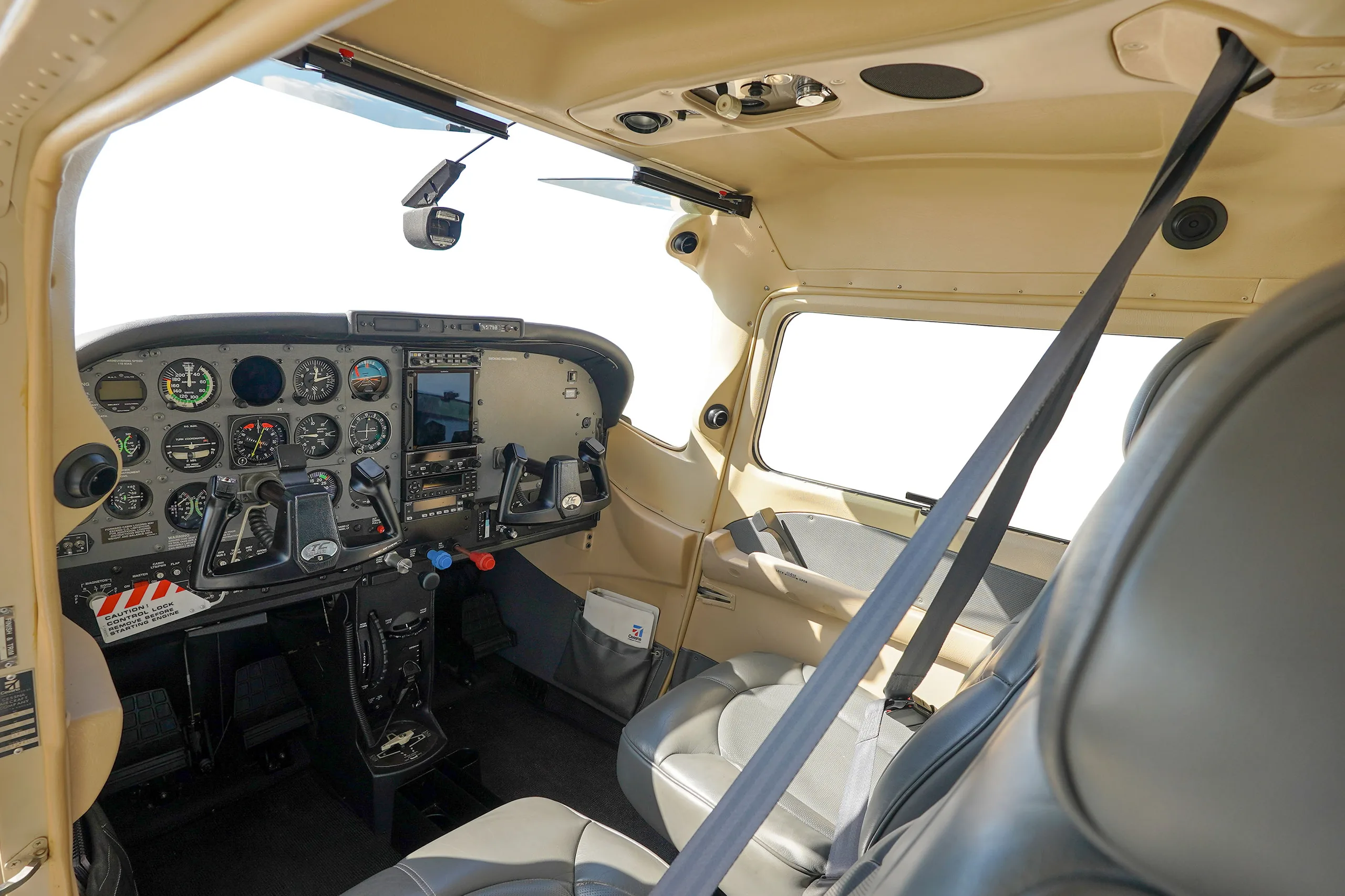 Cockpit and instrument panel of a 2002 Cessna TURBO T182T.