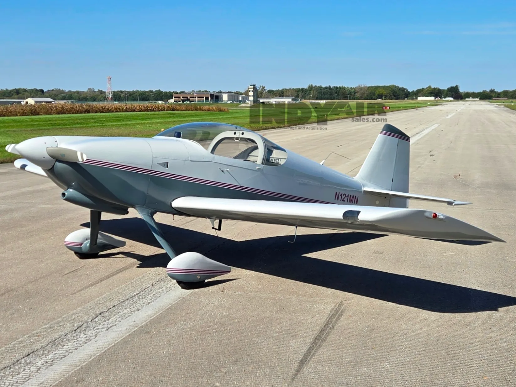 Exterior view of a Van's Aircraft RV6, N121MN.