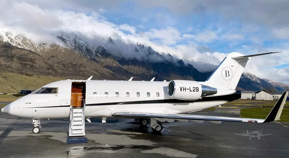 Exterior view of a 2004 BOMBARDIER CHALLENGER 604, VH-L2B.