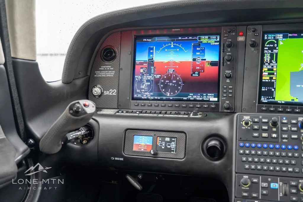 Avionics suite of a 2020 Cirrus SR22 G6 GTS.