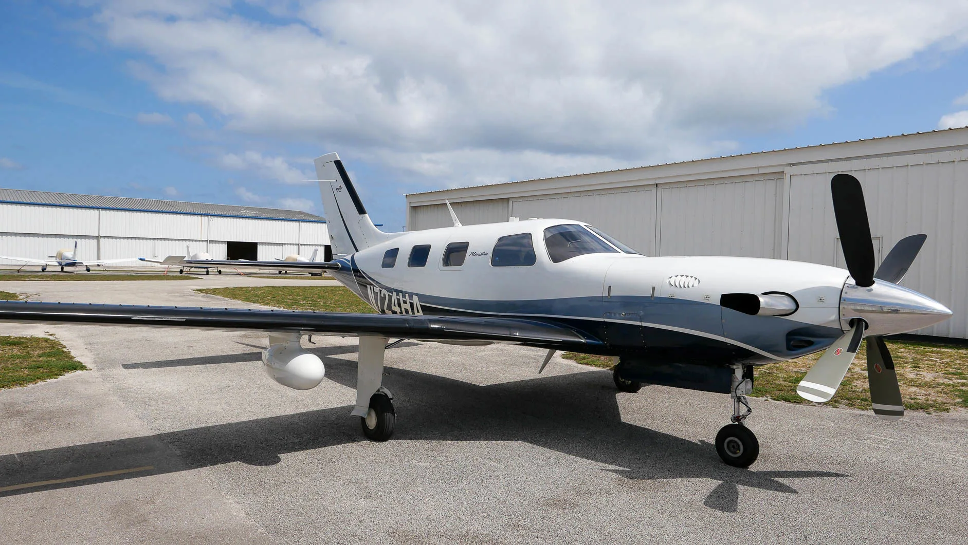Exterior view of a 2008 Piper PA-46-500TP M500 Meridian.