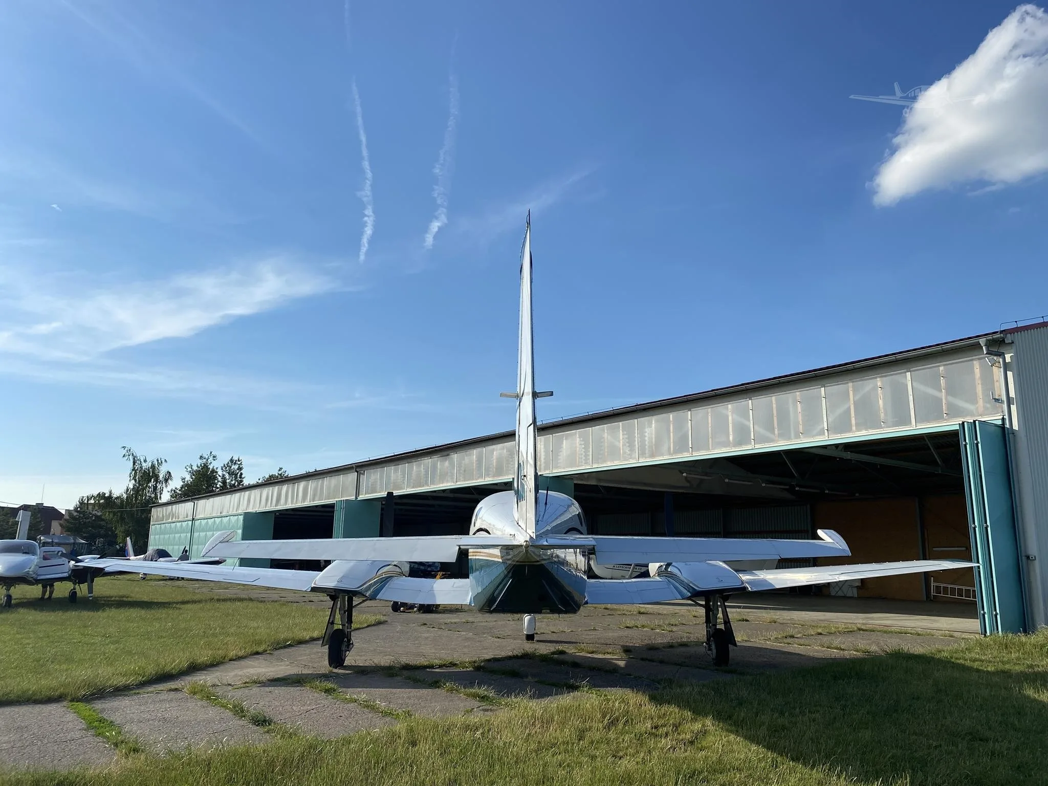 Exterior view of a 1982 CESSNA 421C.