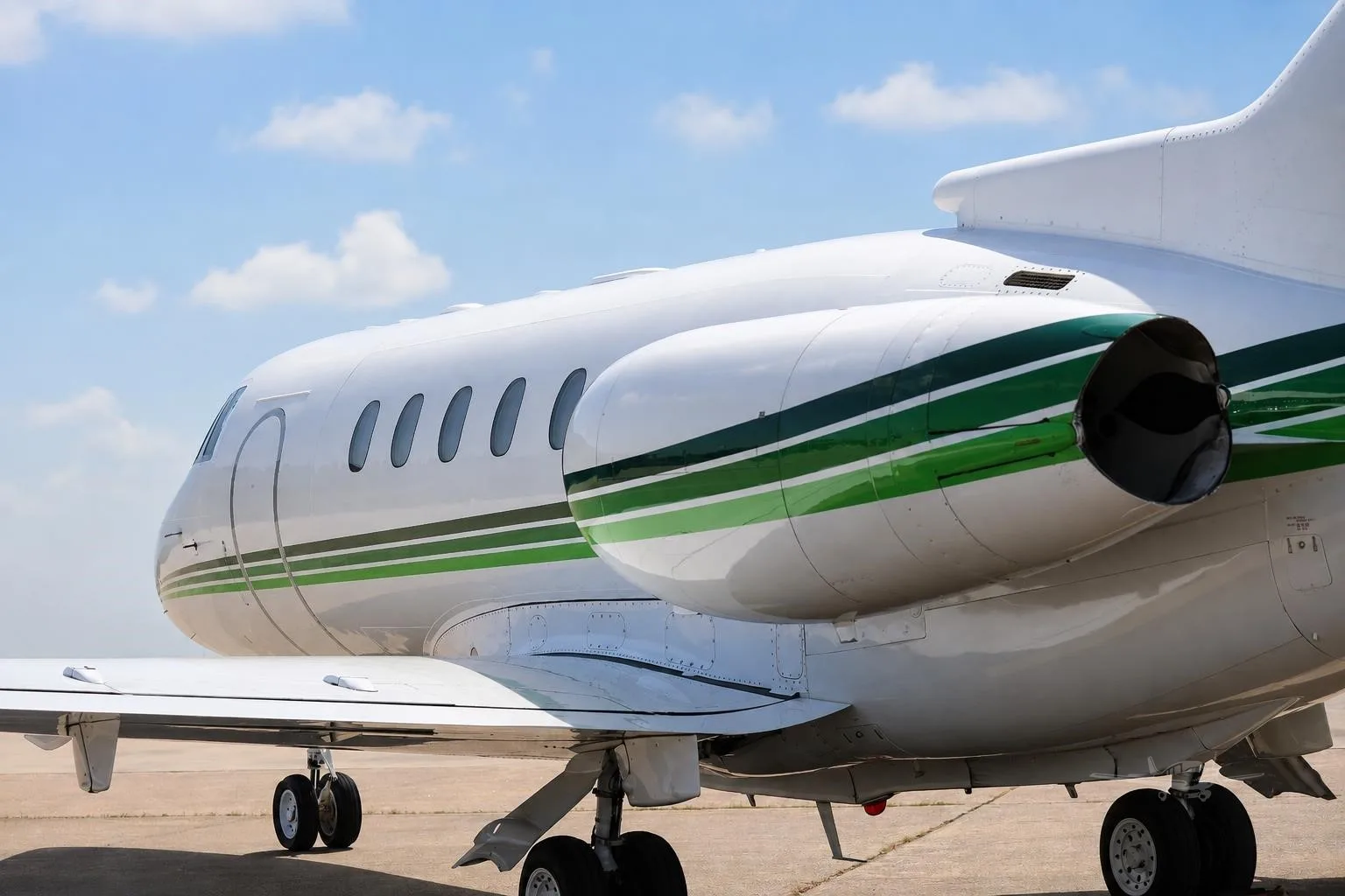 Exterior view of a 2002 HAWKER 800XP.