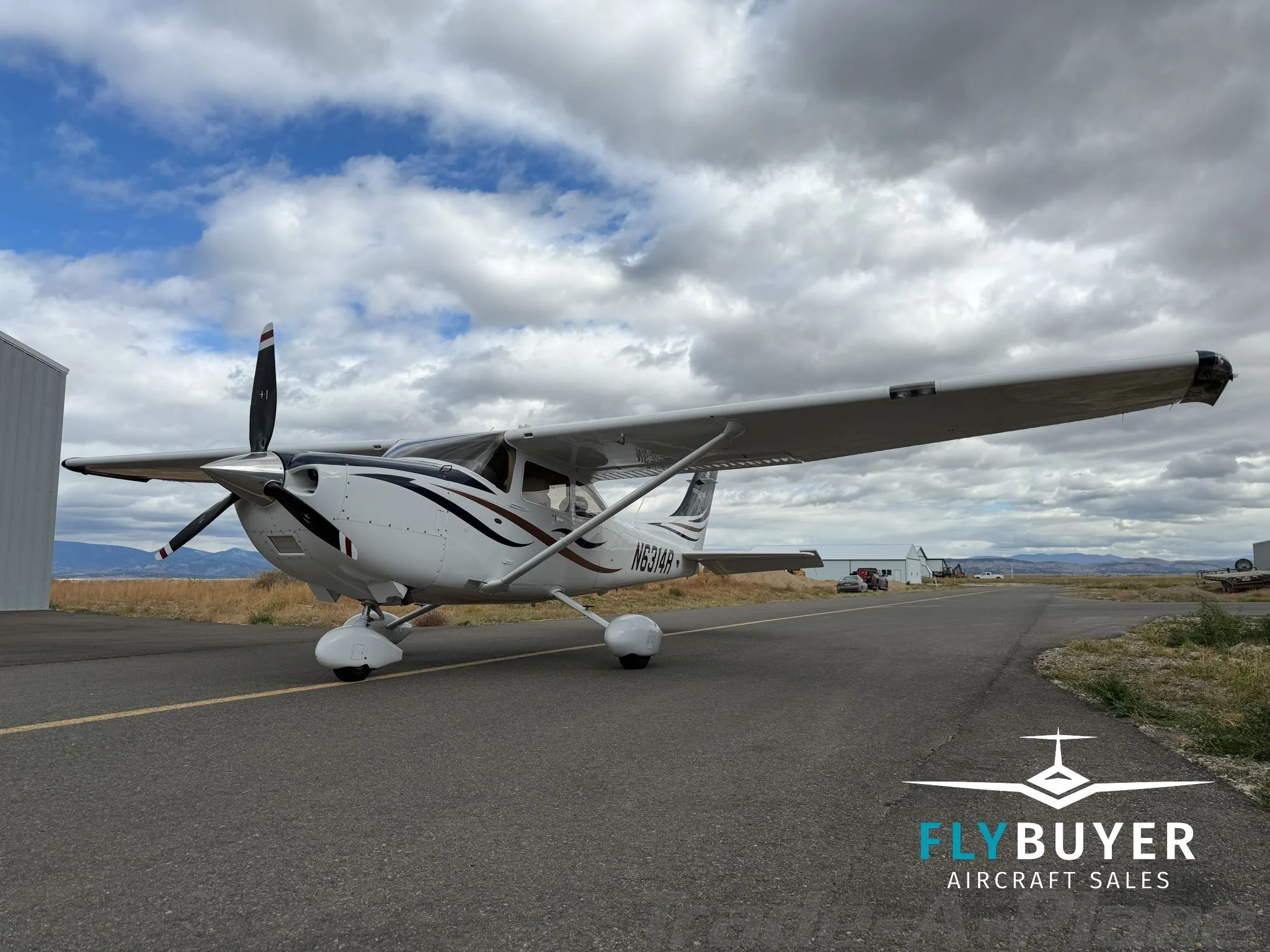 Exterior view of a 2008 CESSNA T182T SKYLANE, N6314R.