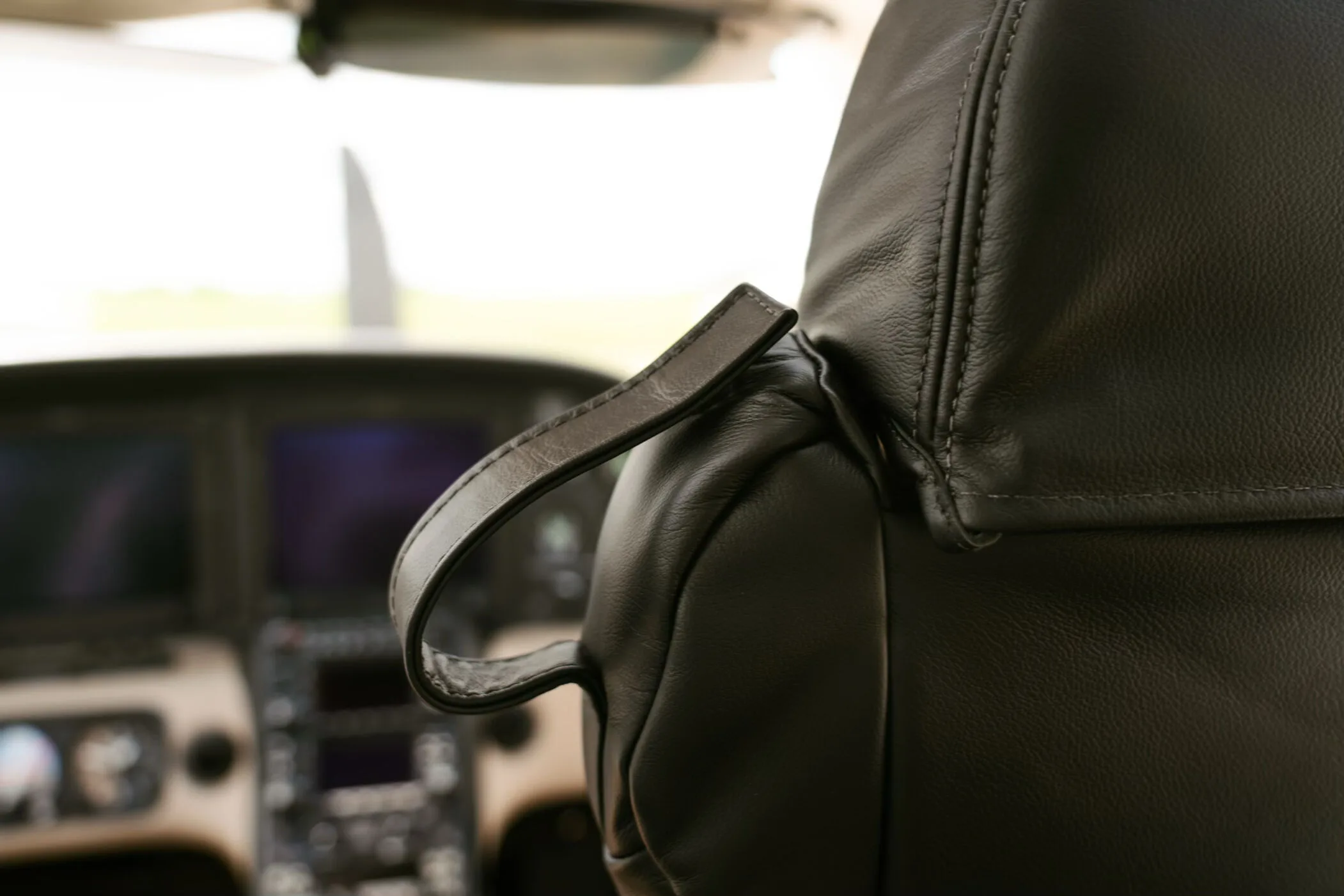 Cabin interior of a 2005 Cirrus SR22-G2.