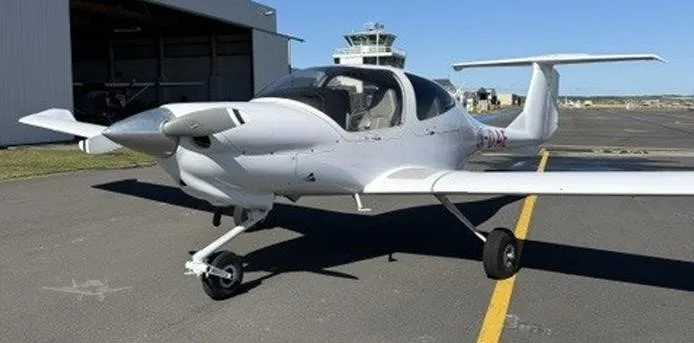 Exterior view of a 2005 DIAMOND DA40-180 STAR, ZK-DAE.