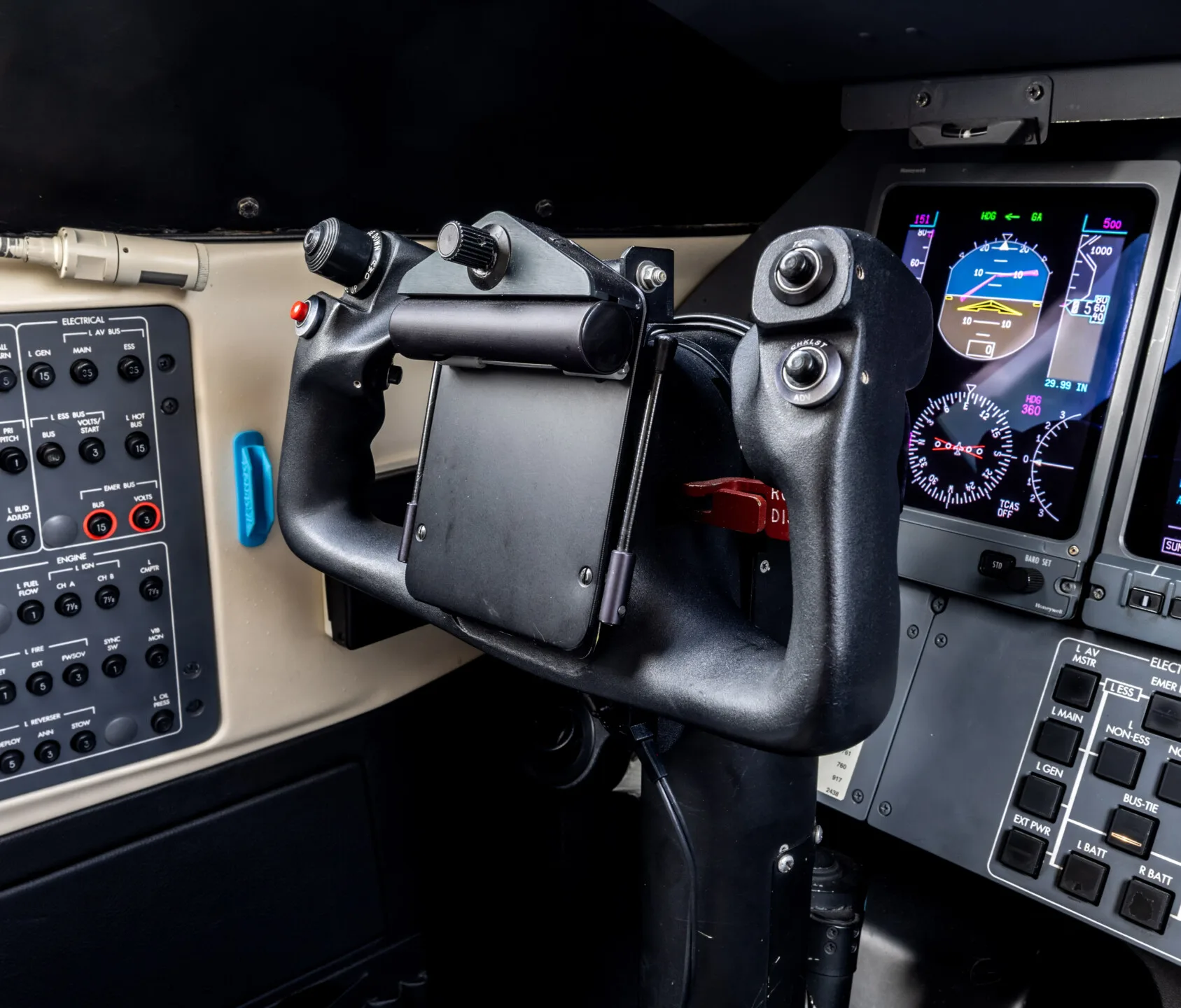 Cockpit and instrument panel of a 2006 Learjet 40XR.