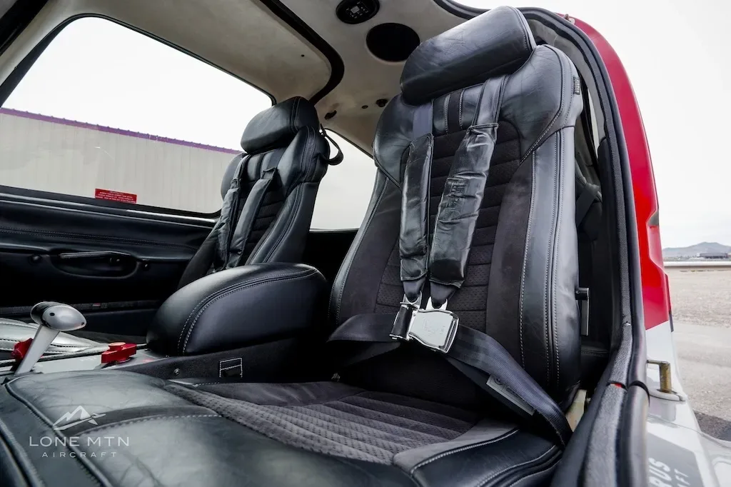 Cabin interior of a 2019 Cirrus SR22T.