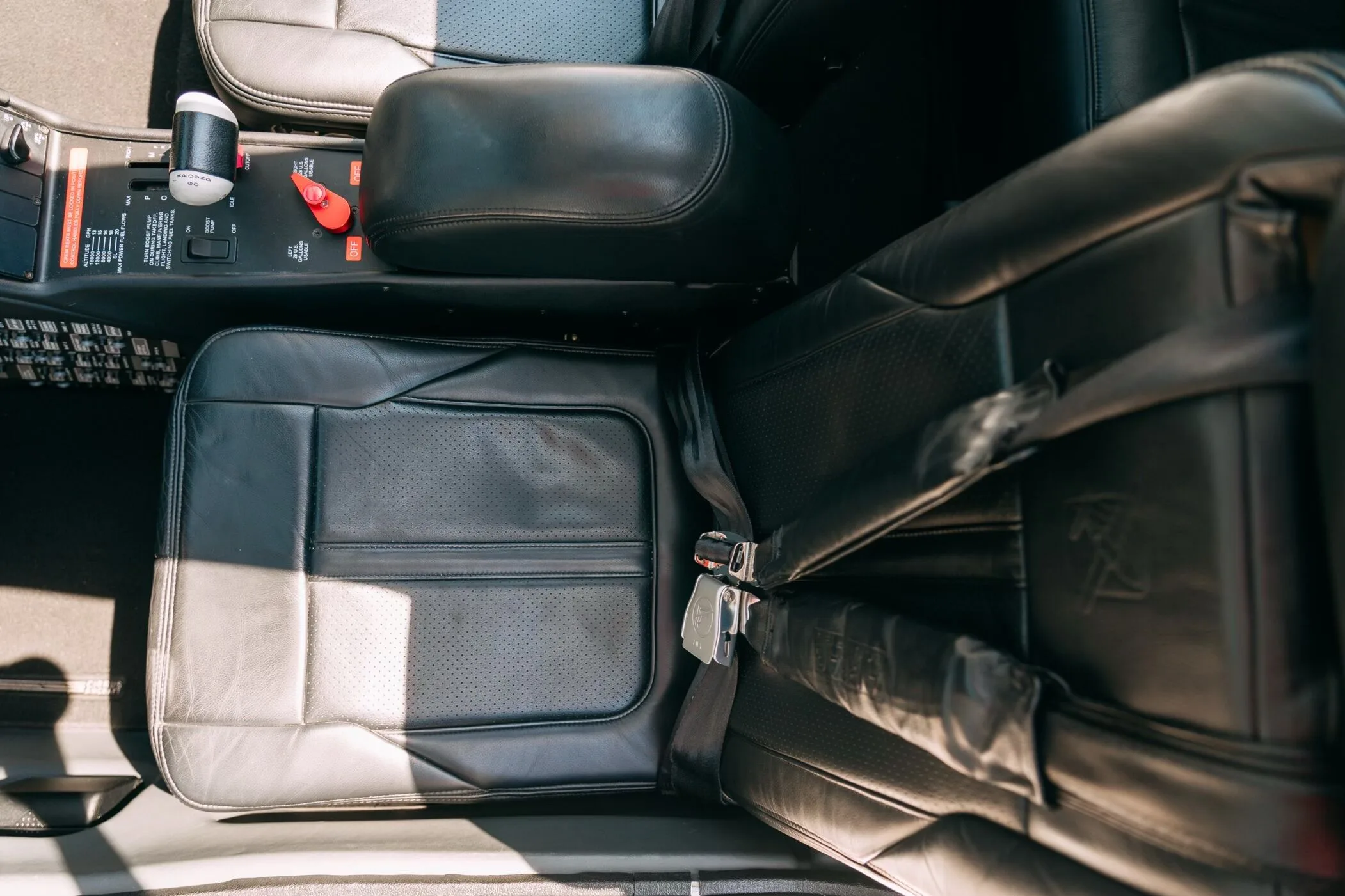 Cabin interior of a 2022 Cirrus SR20-G6.