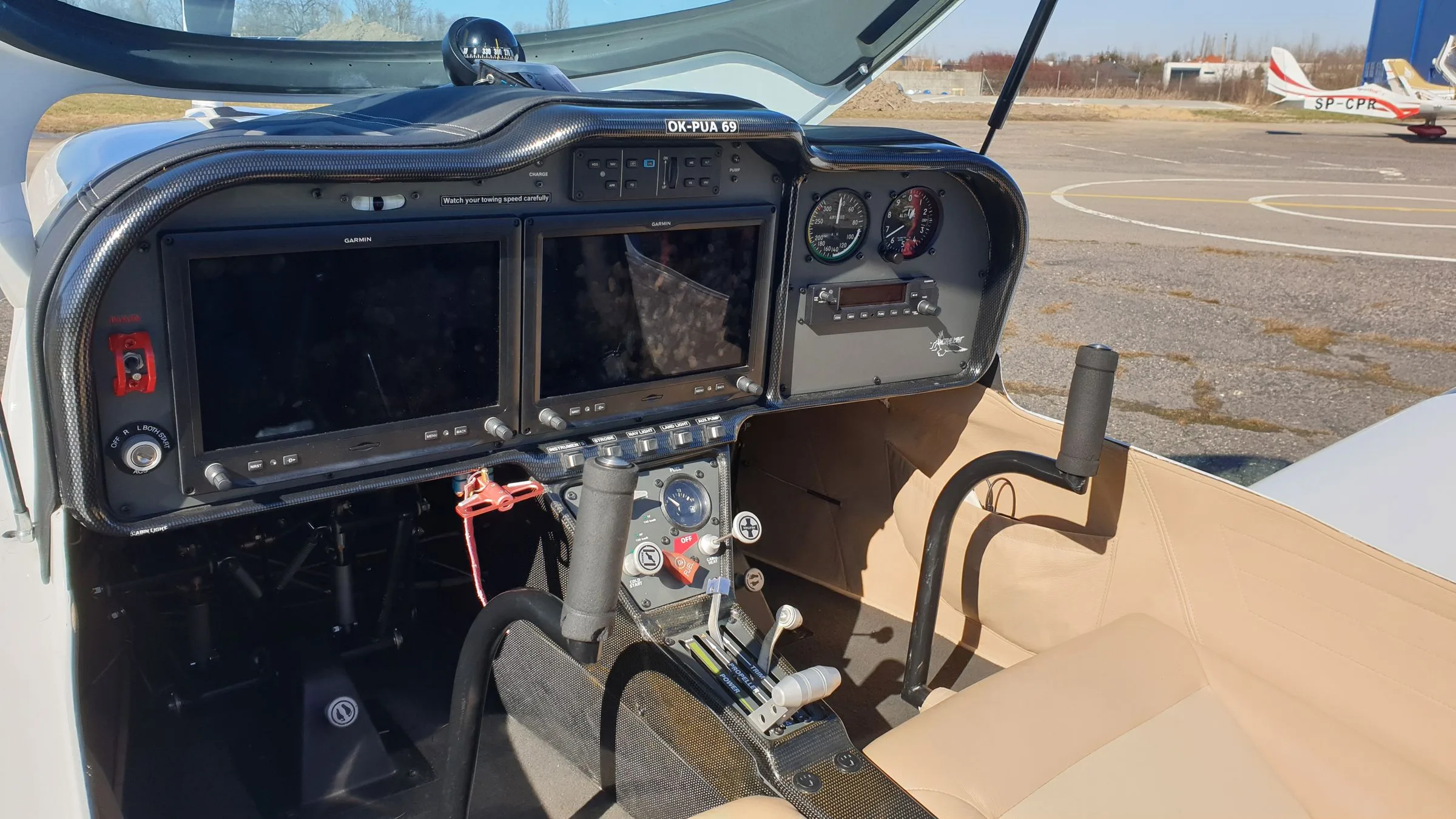Avionics suite of a 2010 TL Ultralight TL 2000 Sting S4.