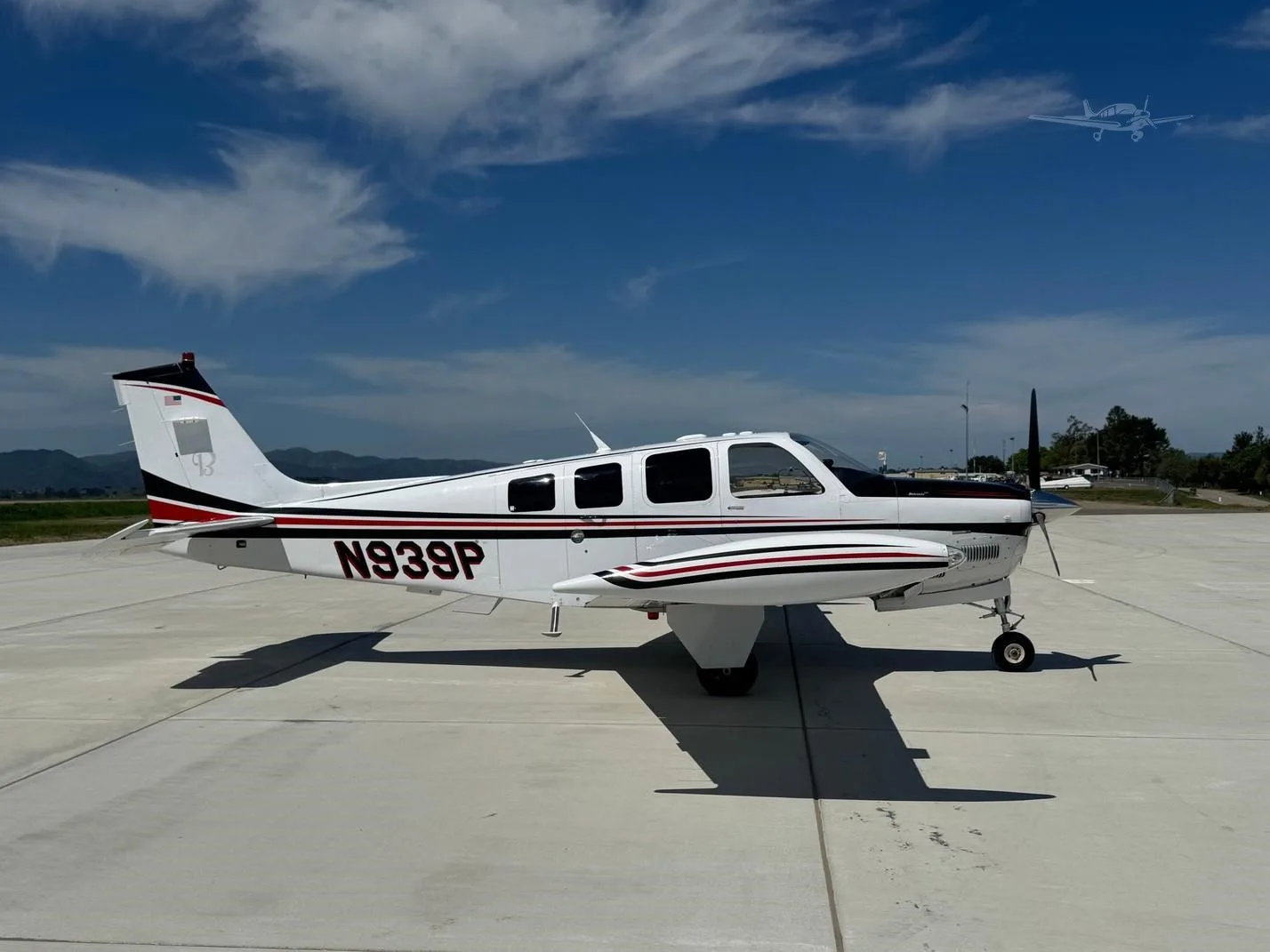 Exterior view of a 2008 BEECHCRAFT G36 BONANZA, N939P.