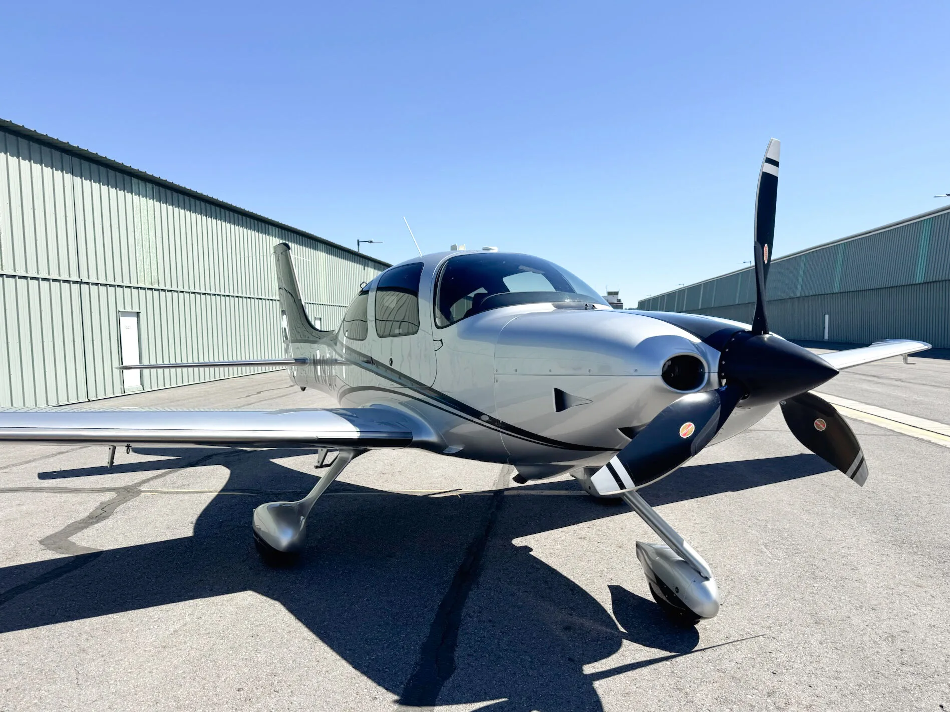 Marketing image of a 2015 Cirrus SR22-G5 TURBO.