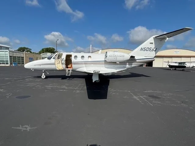 Exterior view of a 1994 CESSNA CITATION JET, N505SJ.