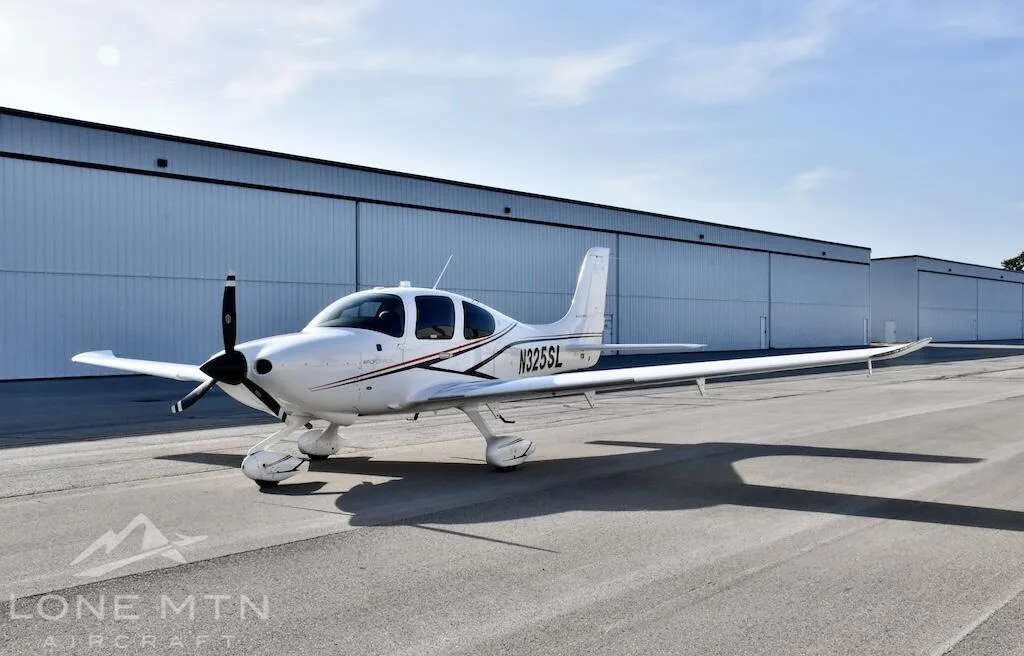 Exterior view of a 2019 Cirrus SR20 G6.