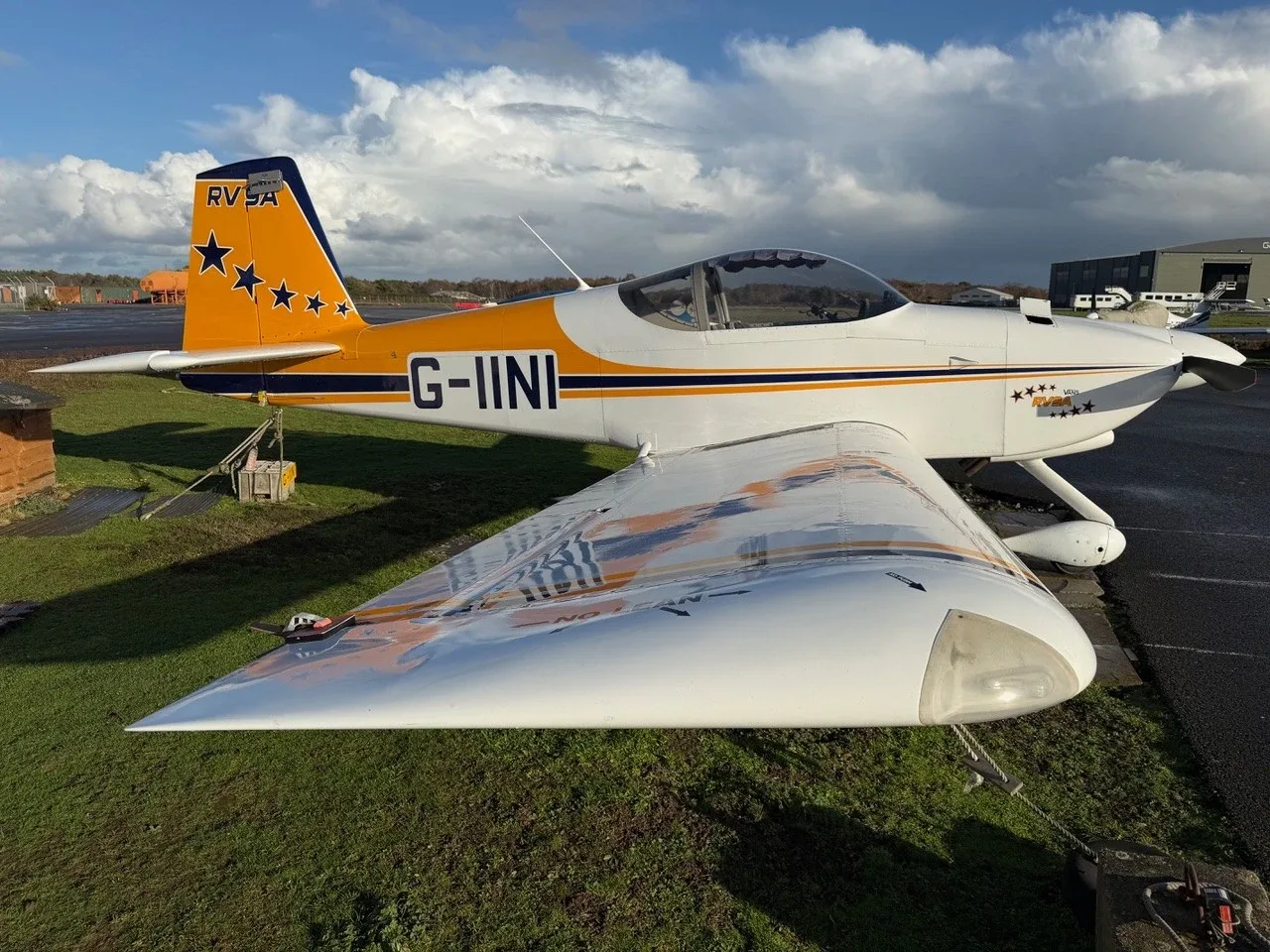 Exterior view of a 2004 Vans RV 9.