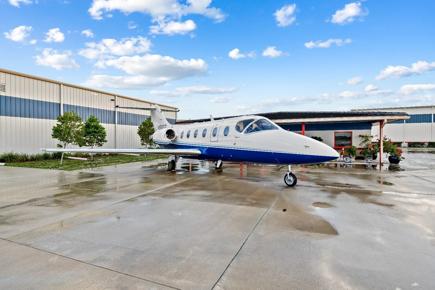Exterior view of a 1998 Hawker Beechjet 400A.