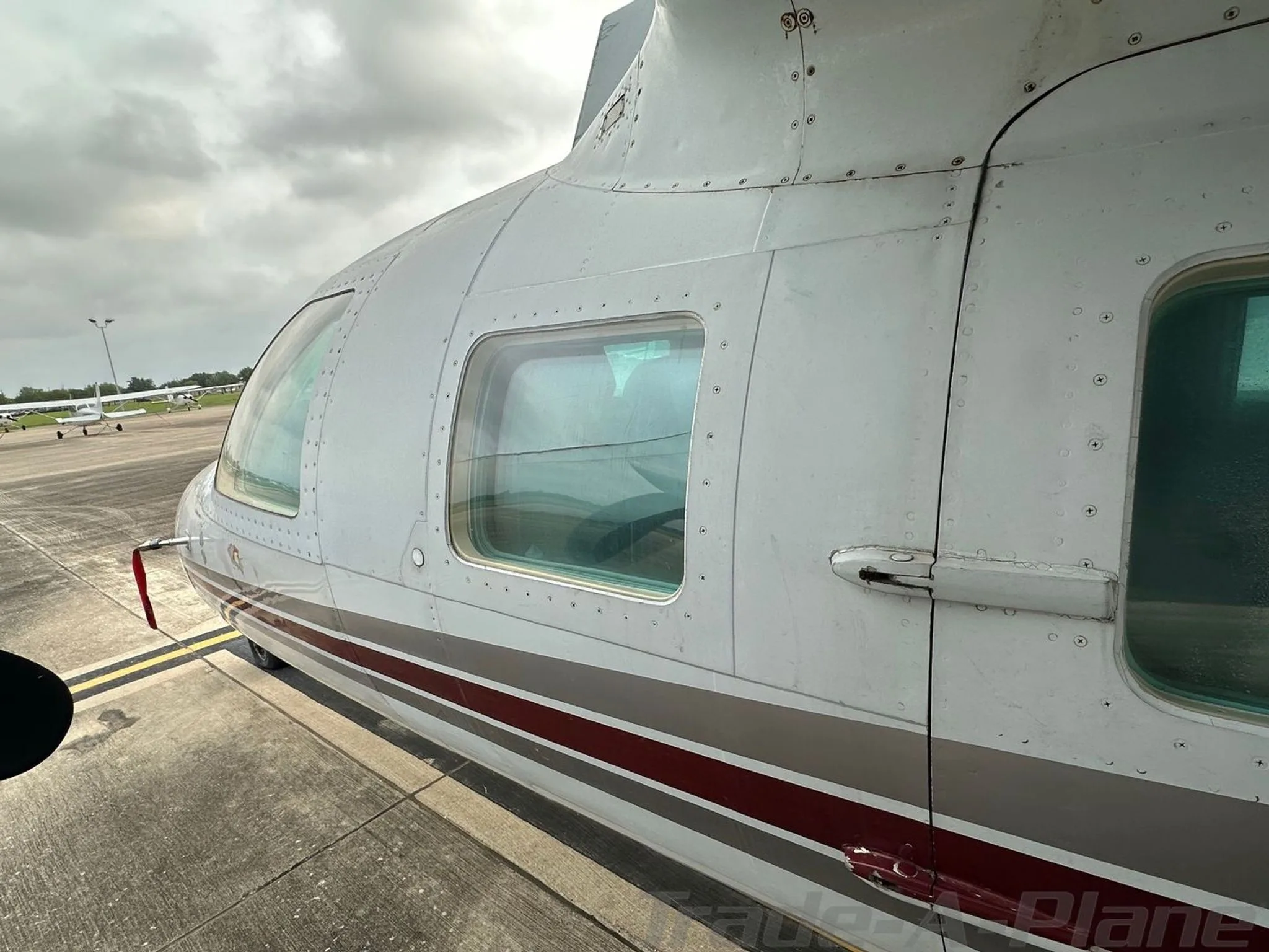 Exterior view of a 1976 MITSUBISHI MU 2M, N261WB.