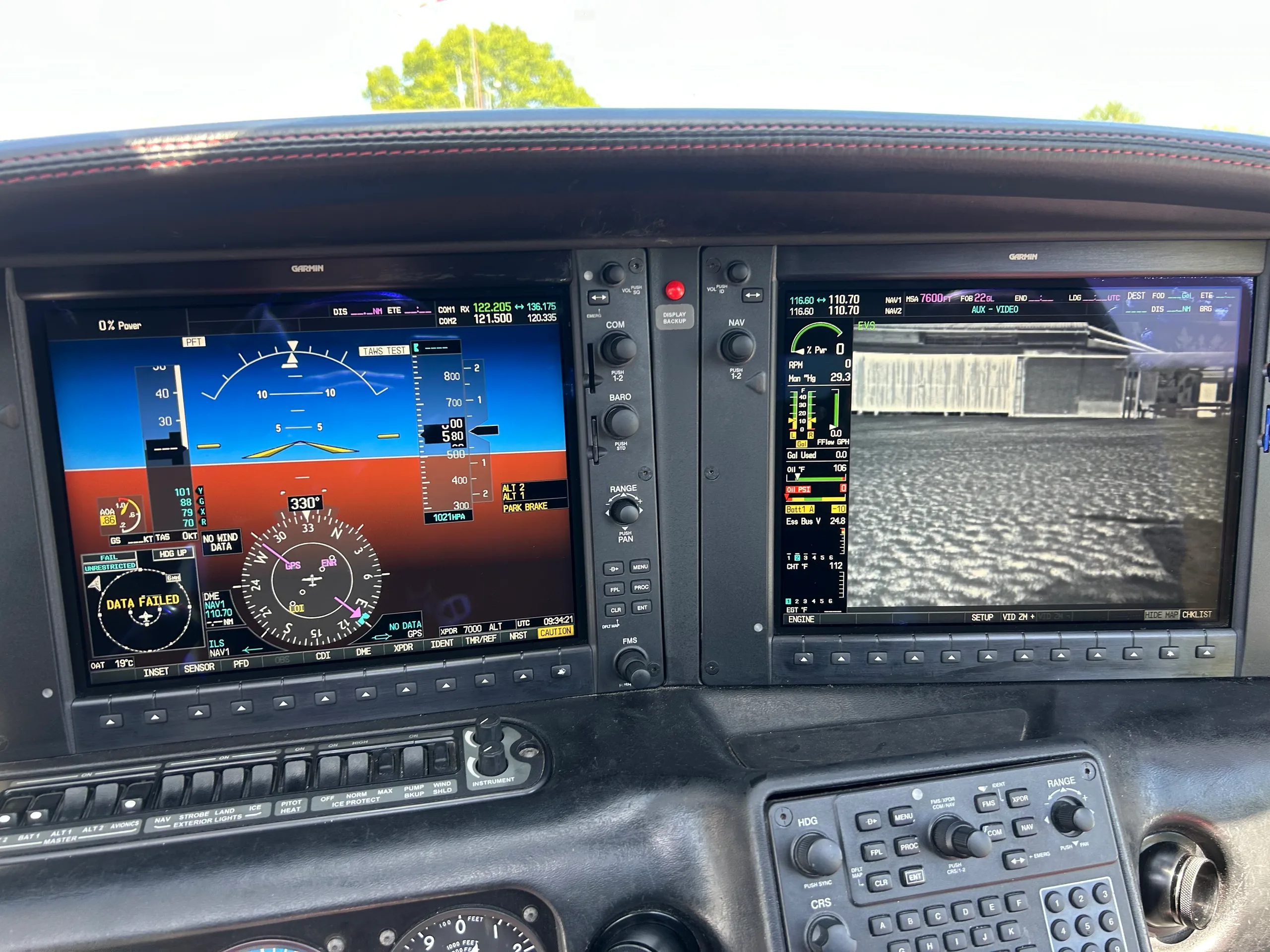 Cockpit and instrument panel of a 2012 Cirrus SR22 G3 GTS.