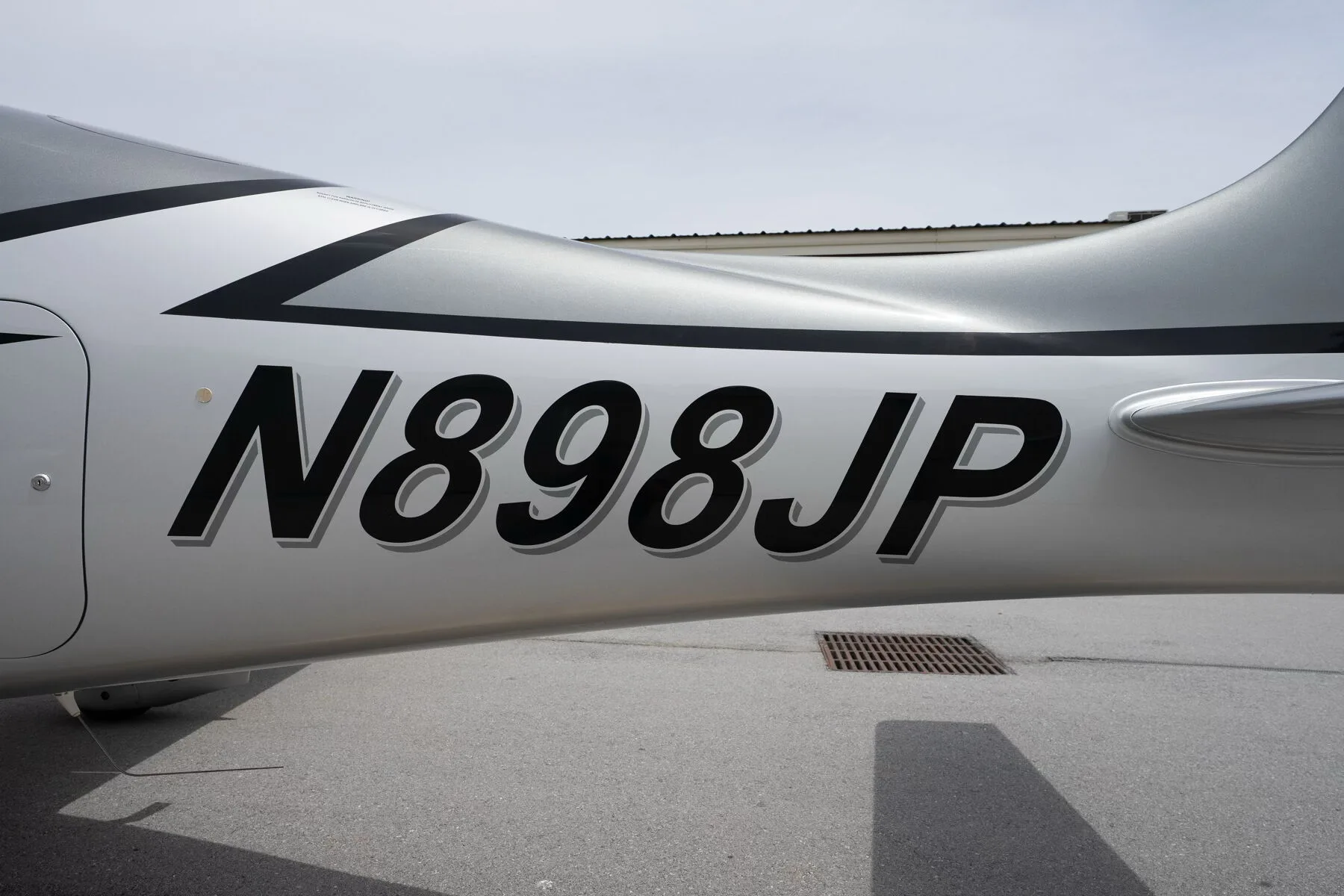 Cabin interior of a 2005 Cirrus SR22-G2.