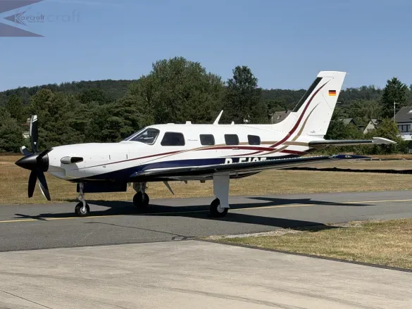 Exterior view of a 2000 Mooney ovation 2 129.