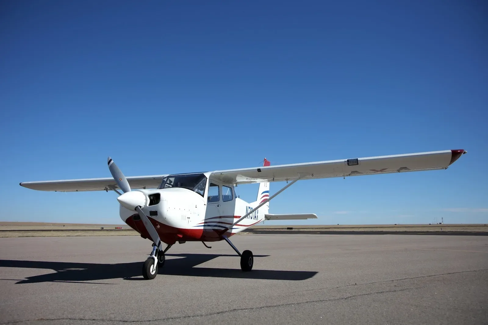 Exterior view of a 2020 Vulcanair VULCANAIR V1.0, N731AX.