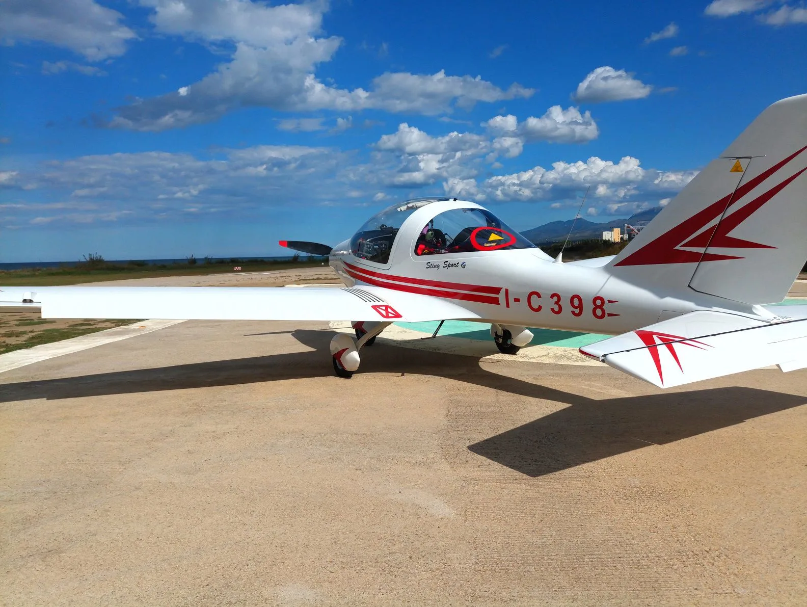Exterior view of a 2007 TL Ultralight TL 2000 Sting S4.