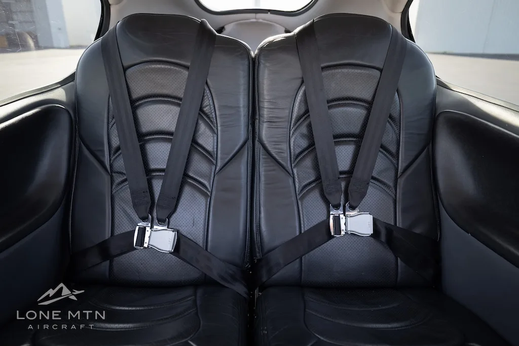 Cabin interior of a 2005 Cirrus SR22 G2 GTS.