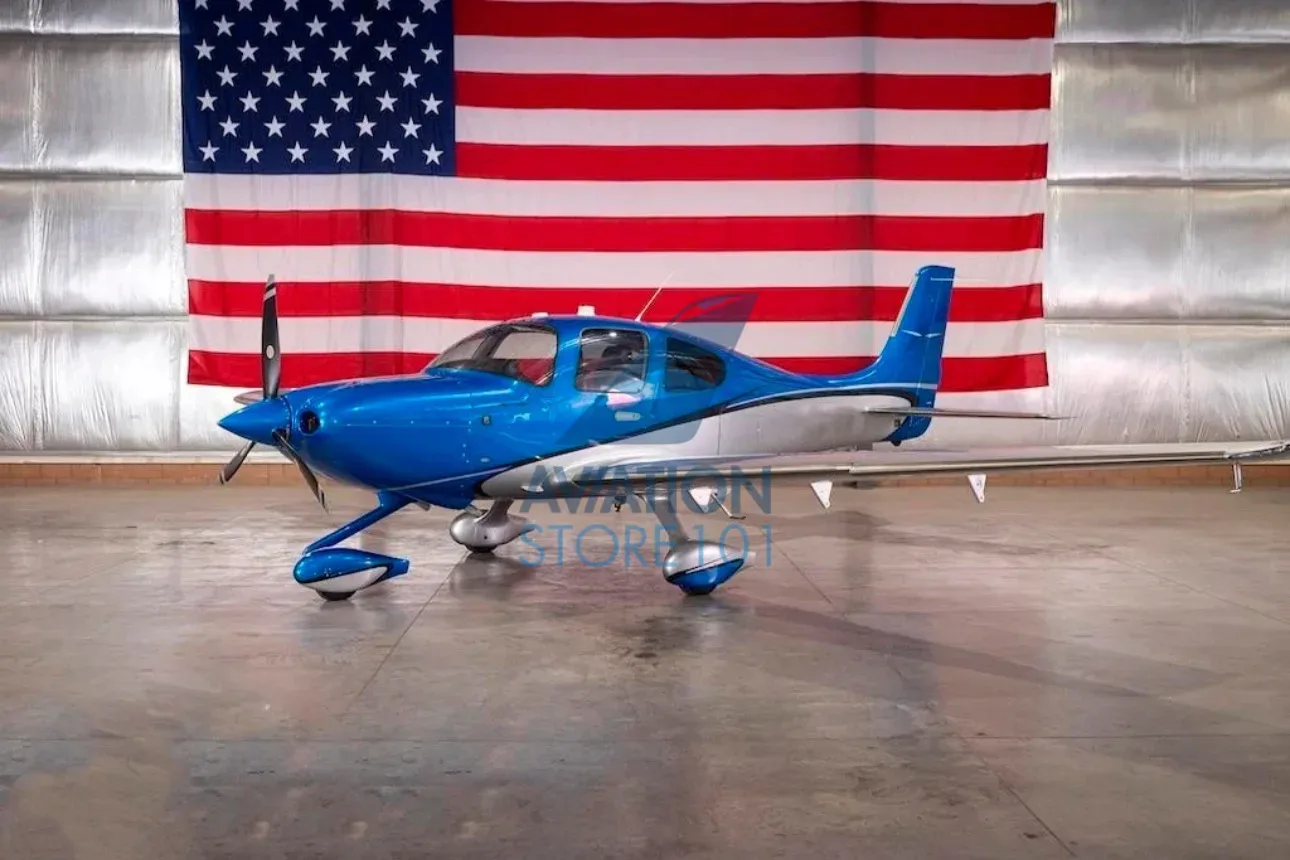Exterior view of a 2005 Cirrus SR22 G2.
