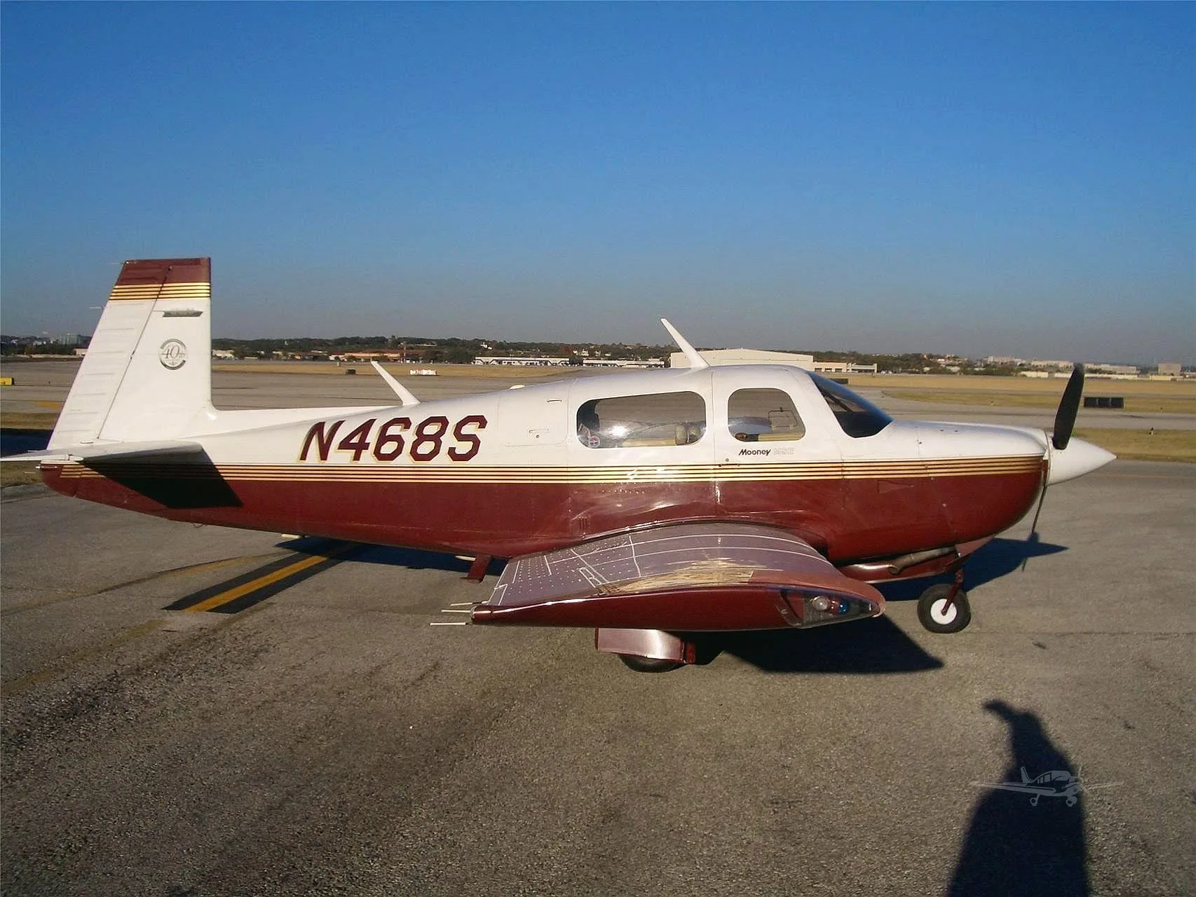 Exterior view of a 1994 MOONEY M20J MSE, N468S.