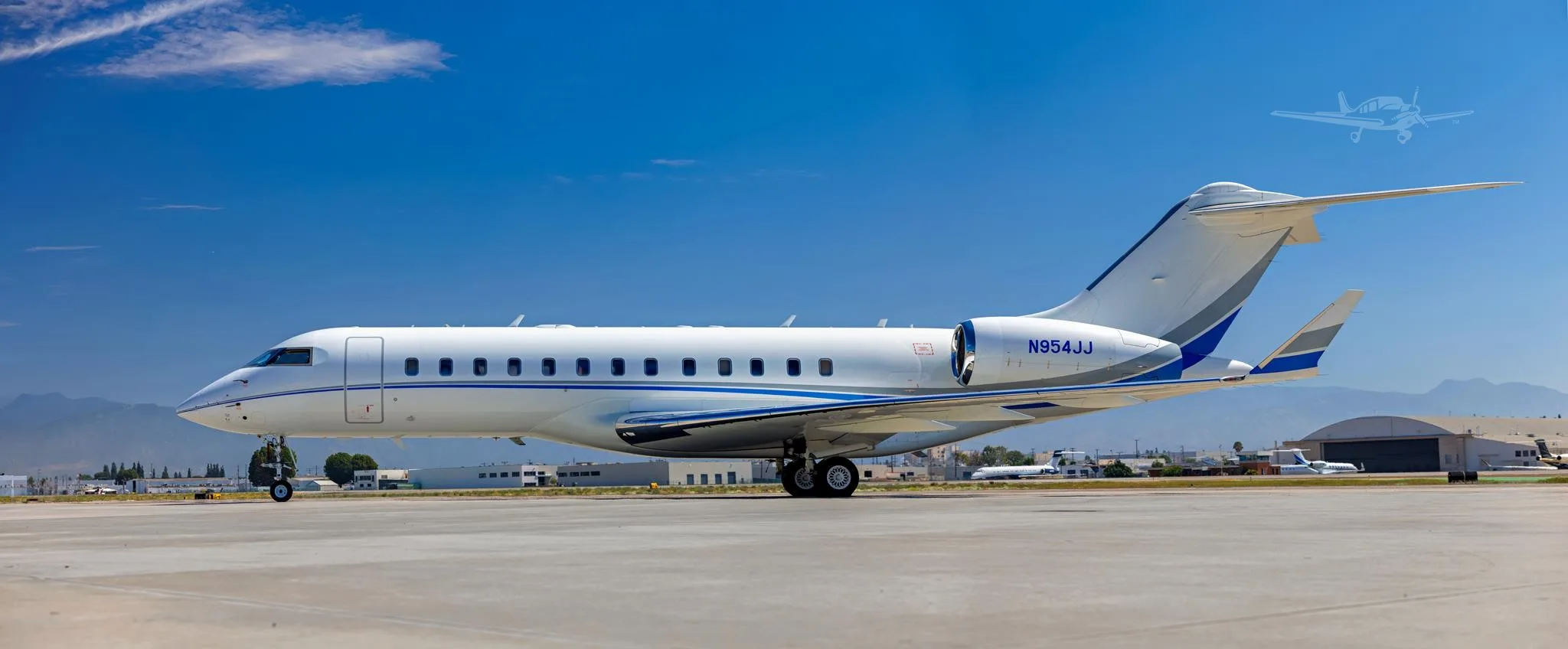 Exterior view of a 2001 BOMBARDIER GLOBAL EXPRESS, N954JJ.