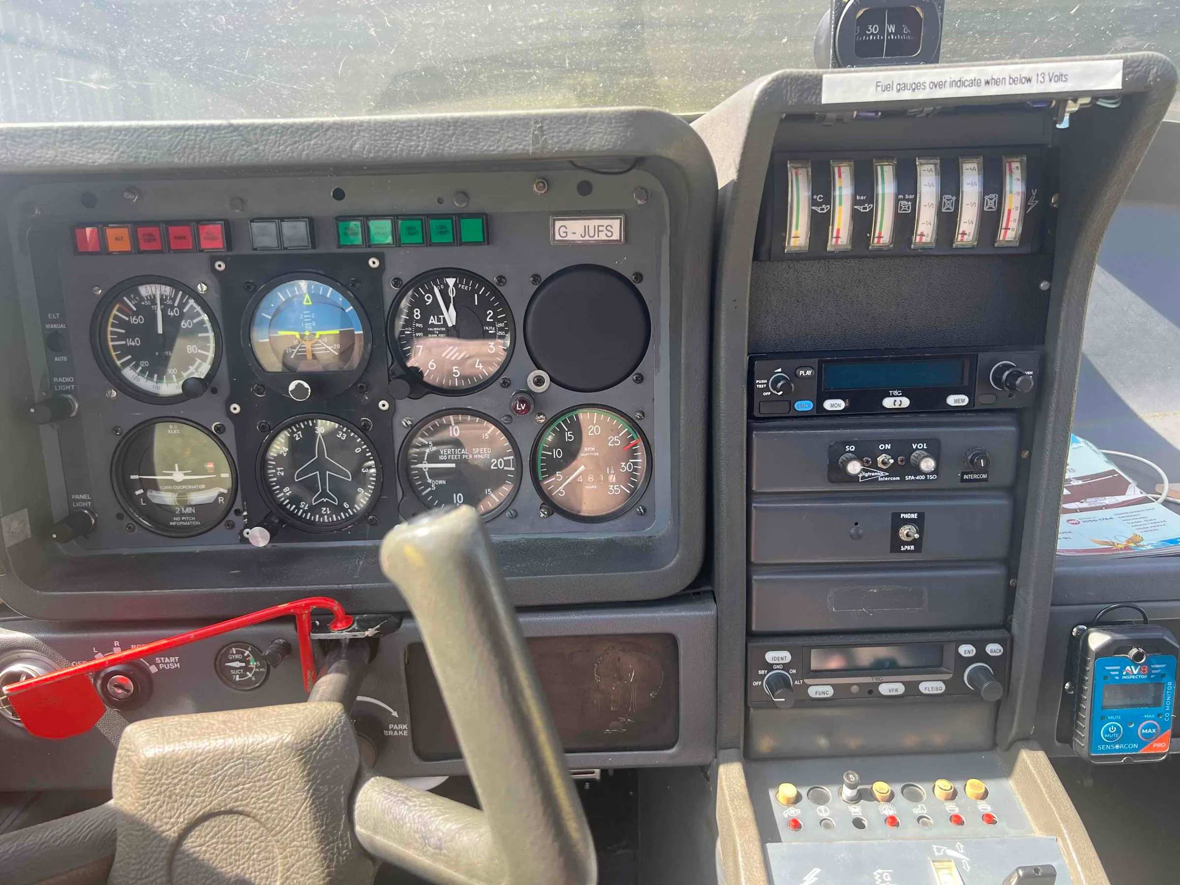 Cockpit and instrument panel of a 1989 Socata TB-9 Tampico.