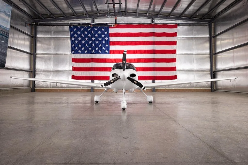 Exterior view of a 2022 Cirrus SR20 G6.