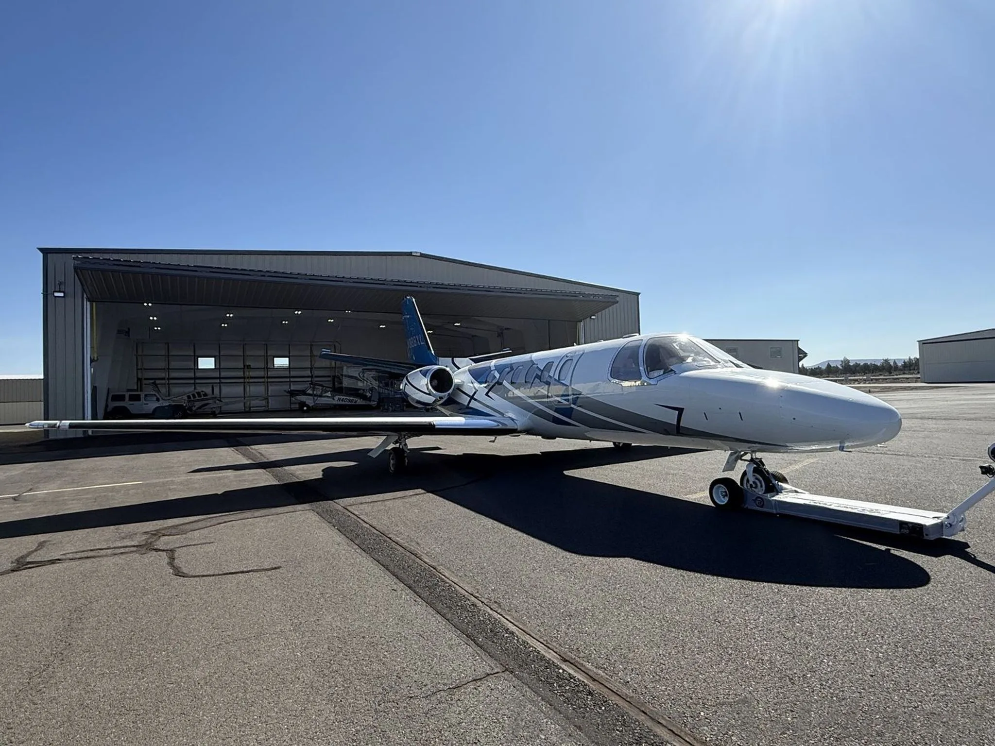 Exterior view of a 1989 CESSNA CITATION II, N888XL.