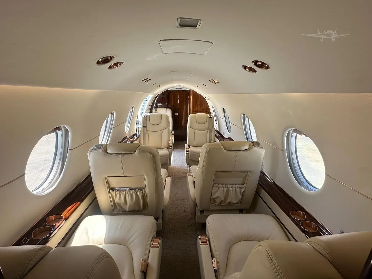 Cabin interior of a 2006 HAWKER 400XP.
