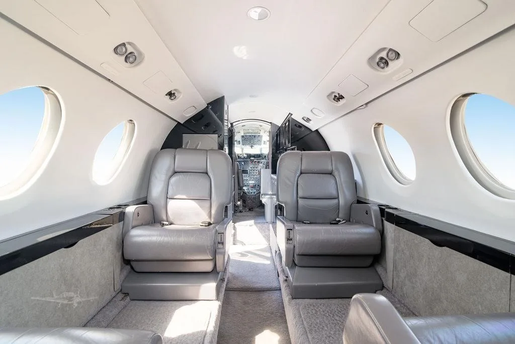 Cabin interior of a 1989 DASSAULT FALCON 50.