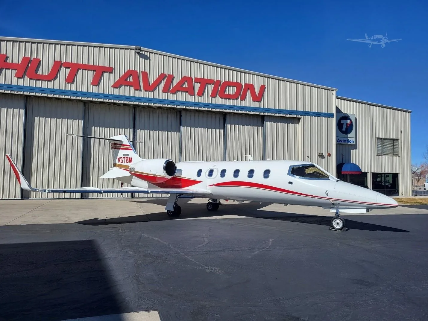 Exterior view of a 1994 LEARJET 31A, N37BM.